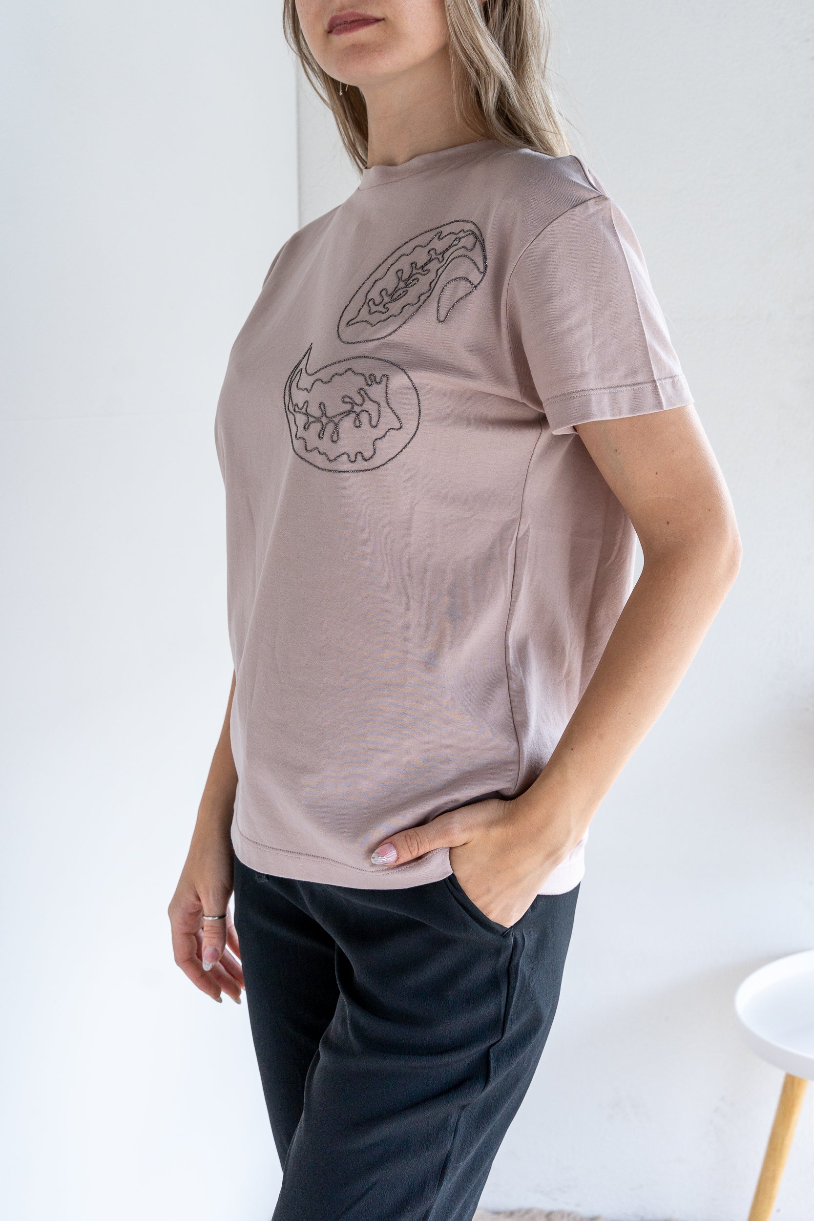 T-shirt con disegno strass