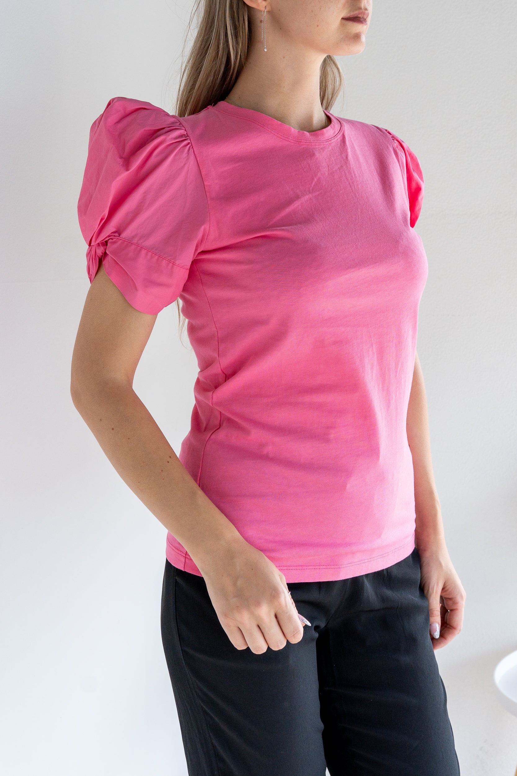 T-shirt with puff sleeves
