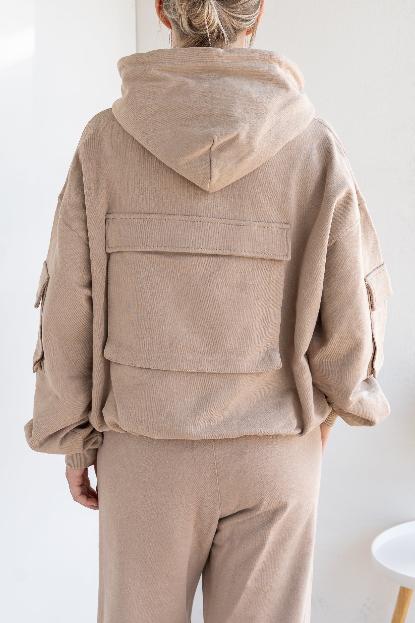 Sweatshirt with pockets
