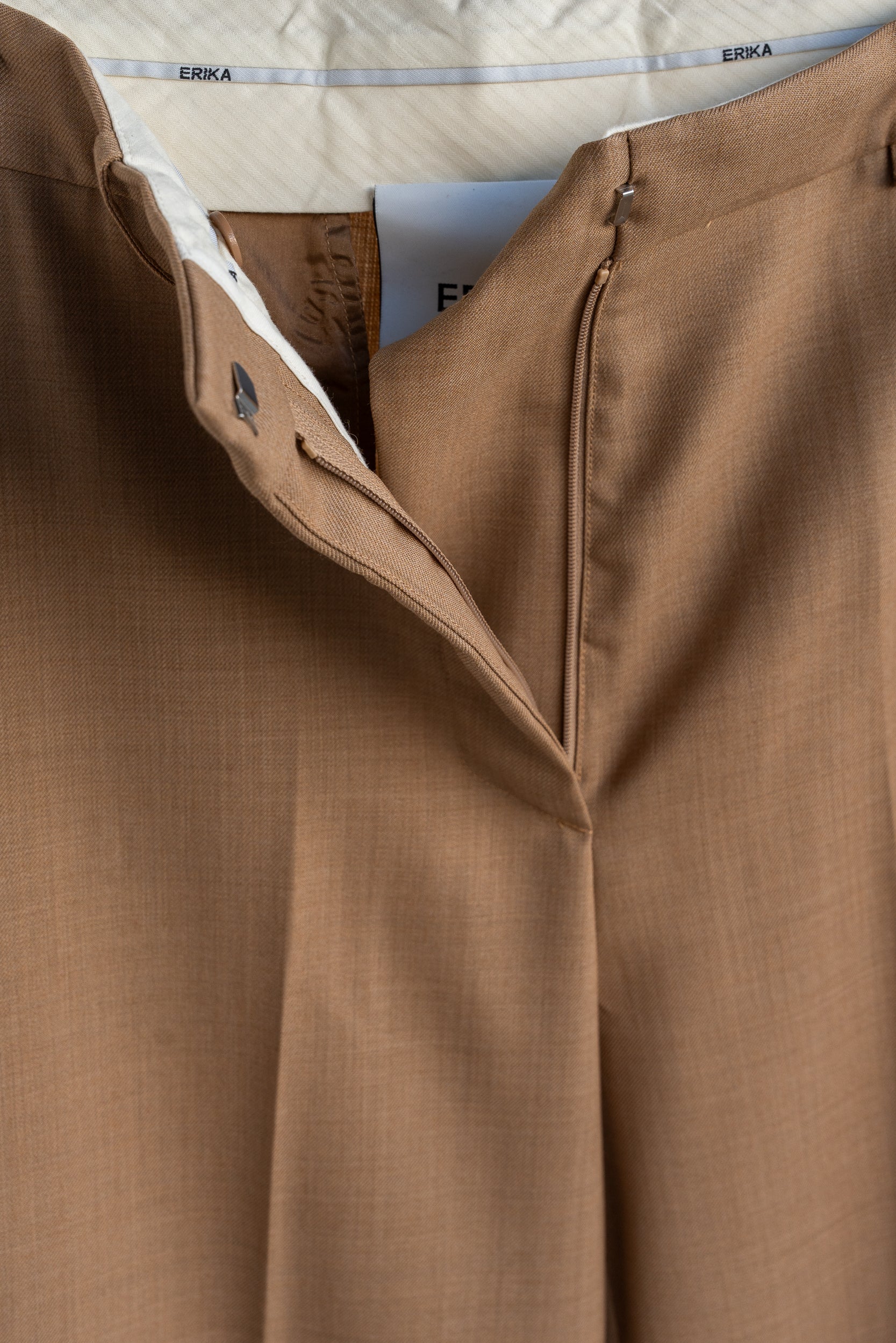 Pantalone ampio con risvolto