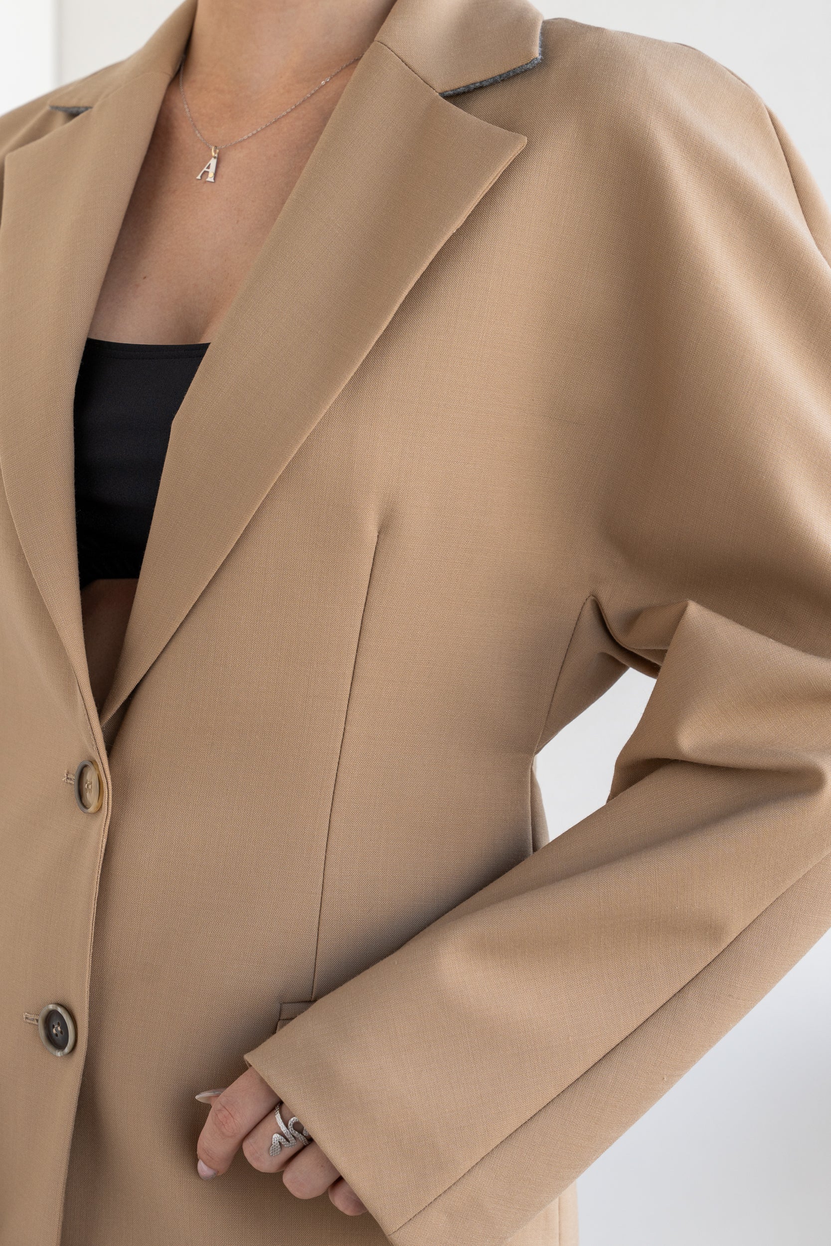 Wide shoulder jacket