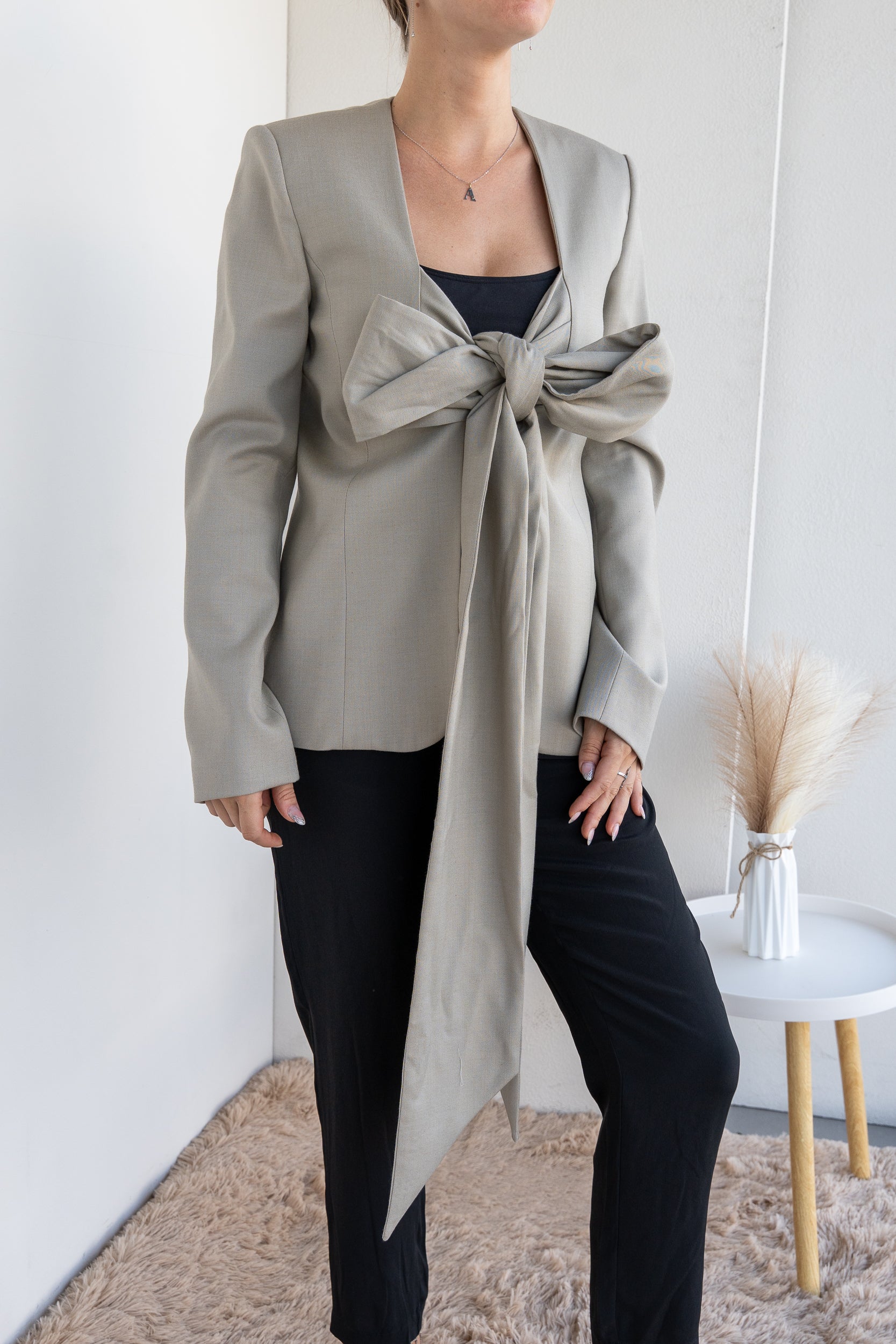 Jacket with bow