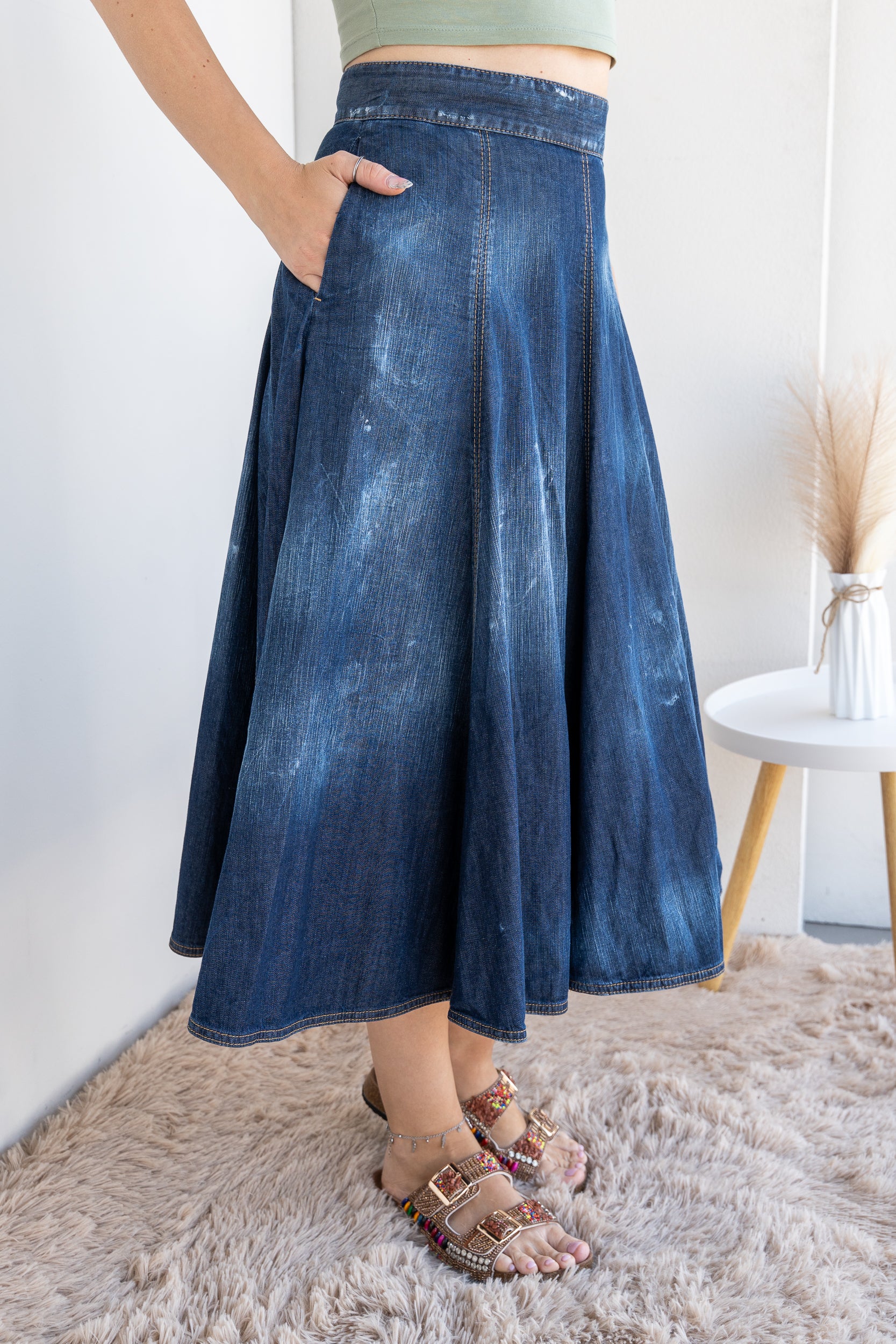 Wide skirt