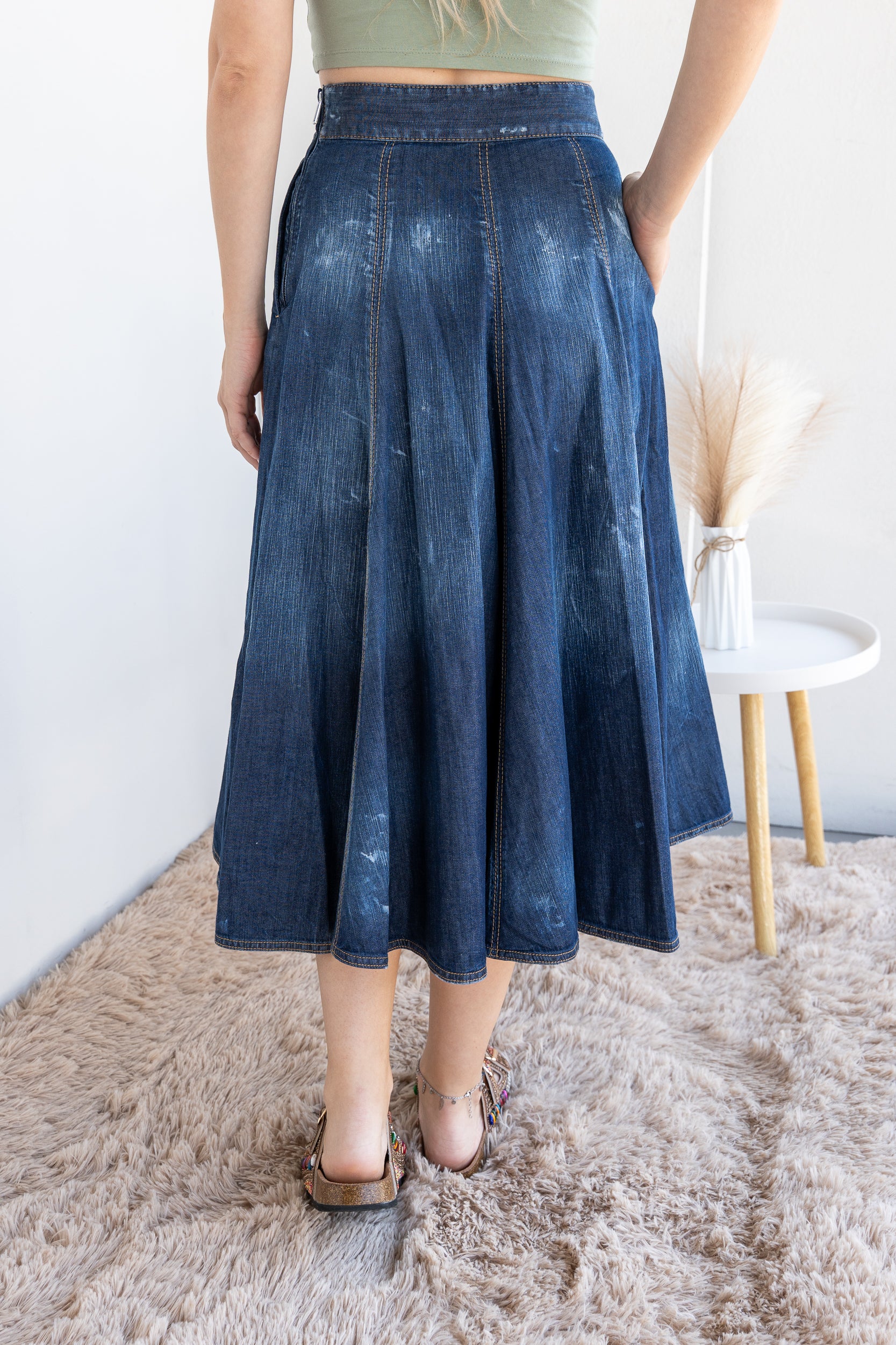 Wide skirt