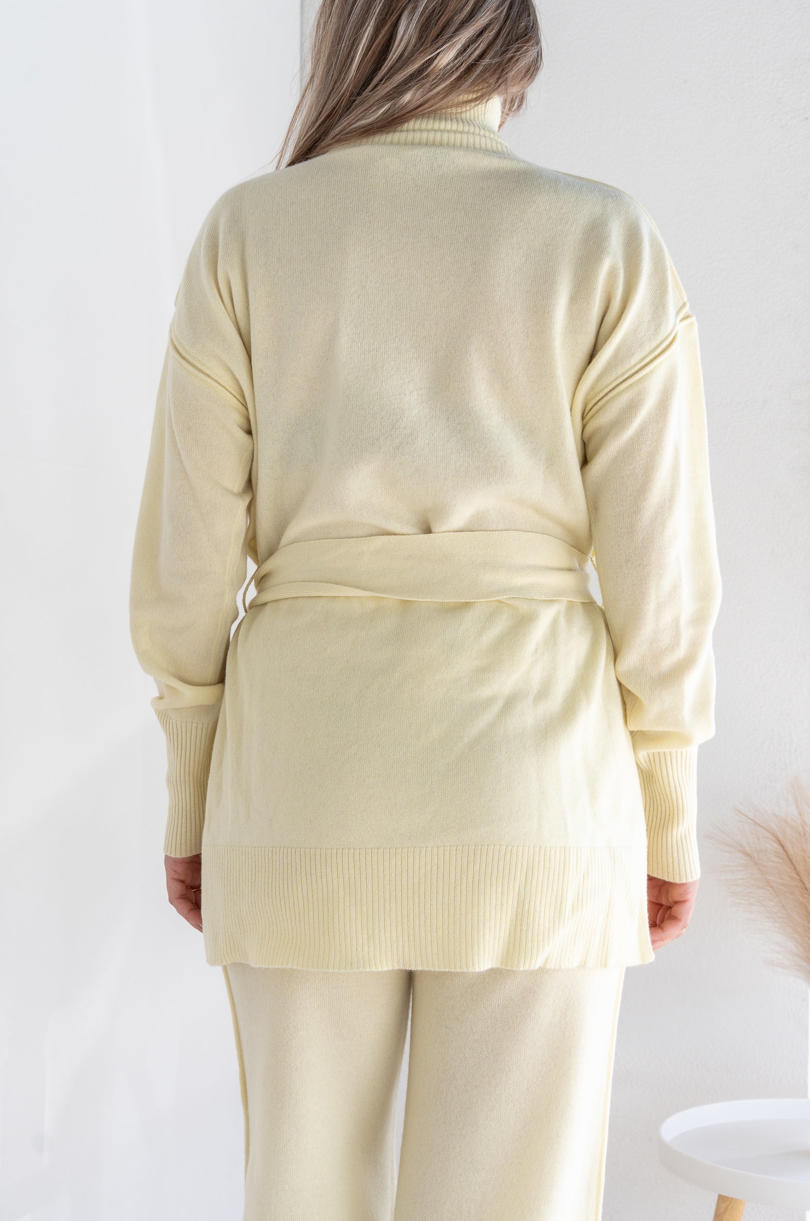 Sweater with belt