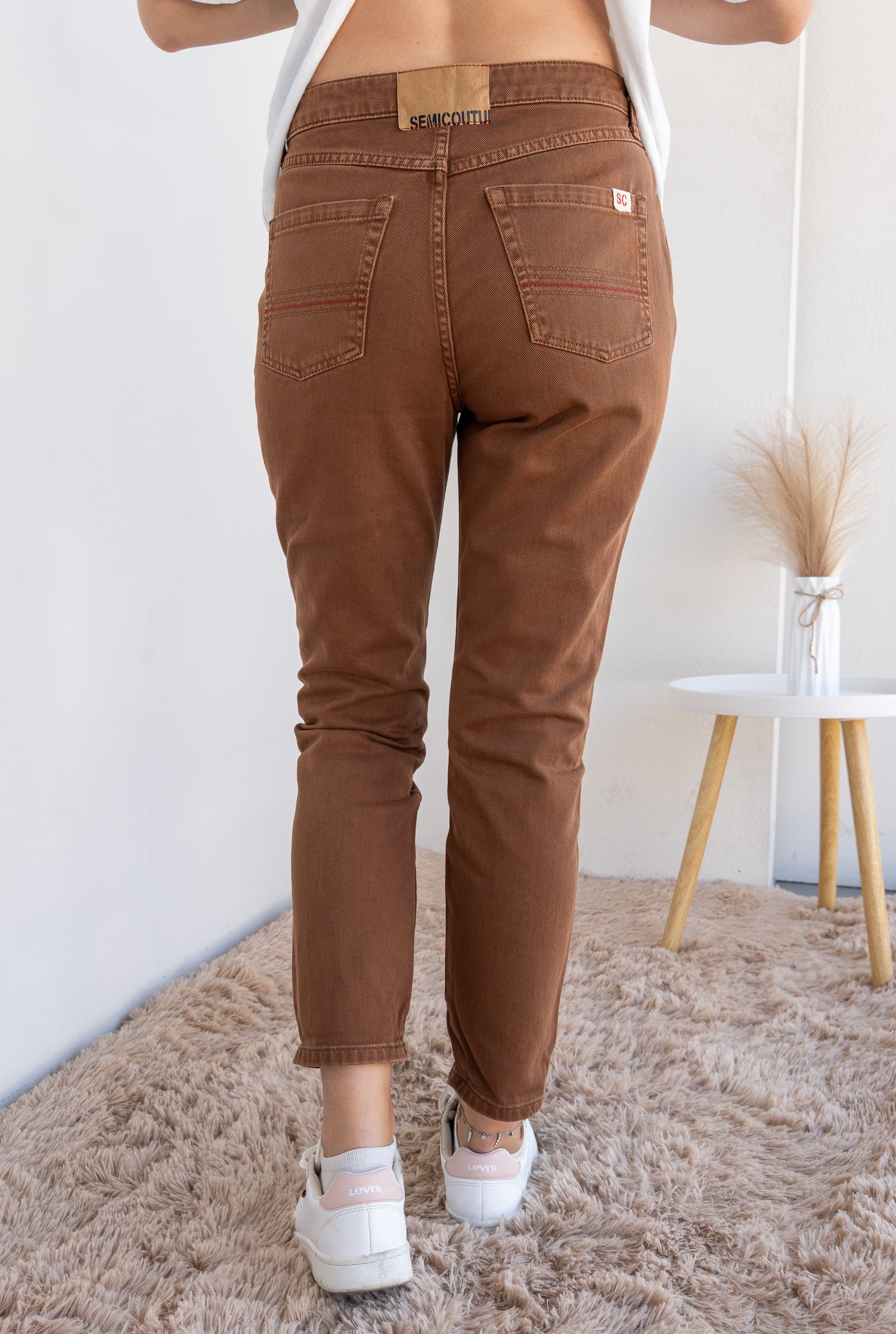 Slim-fit jeans