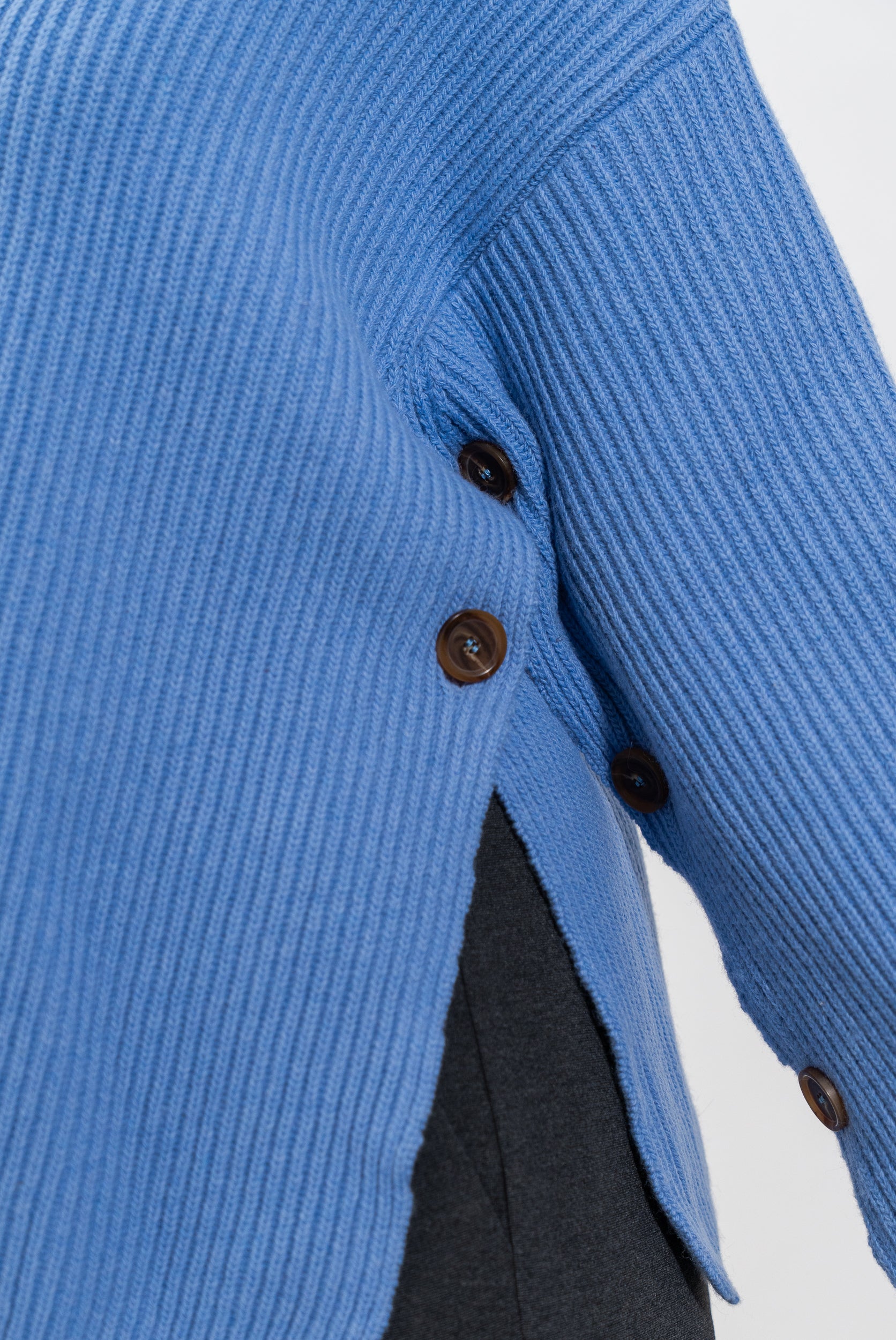 Sweater with buttons