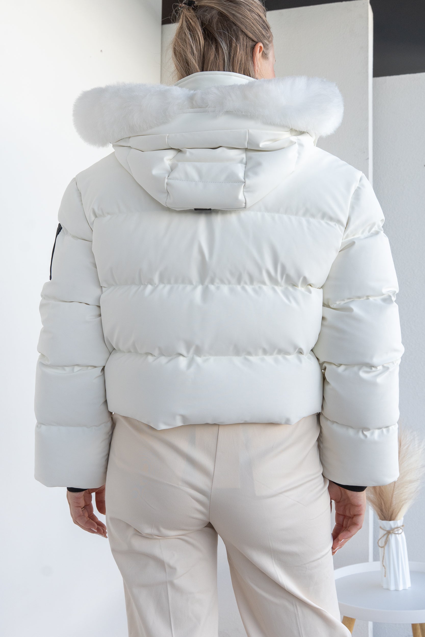 Short down jacket