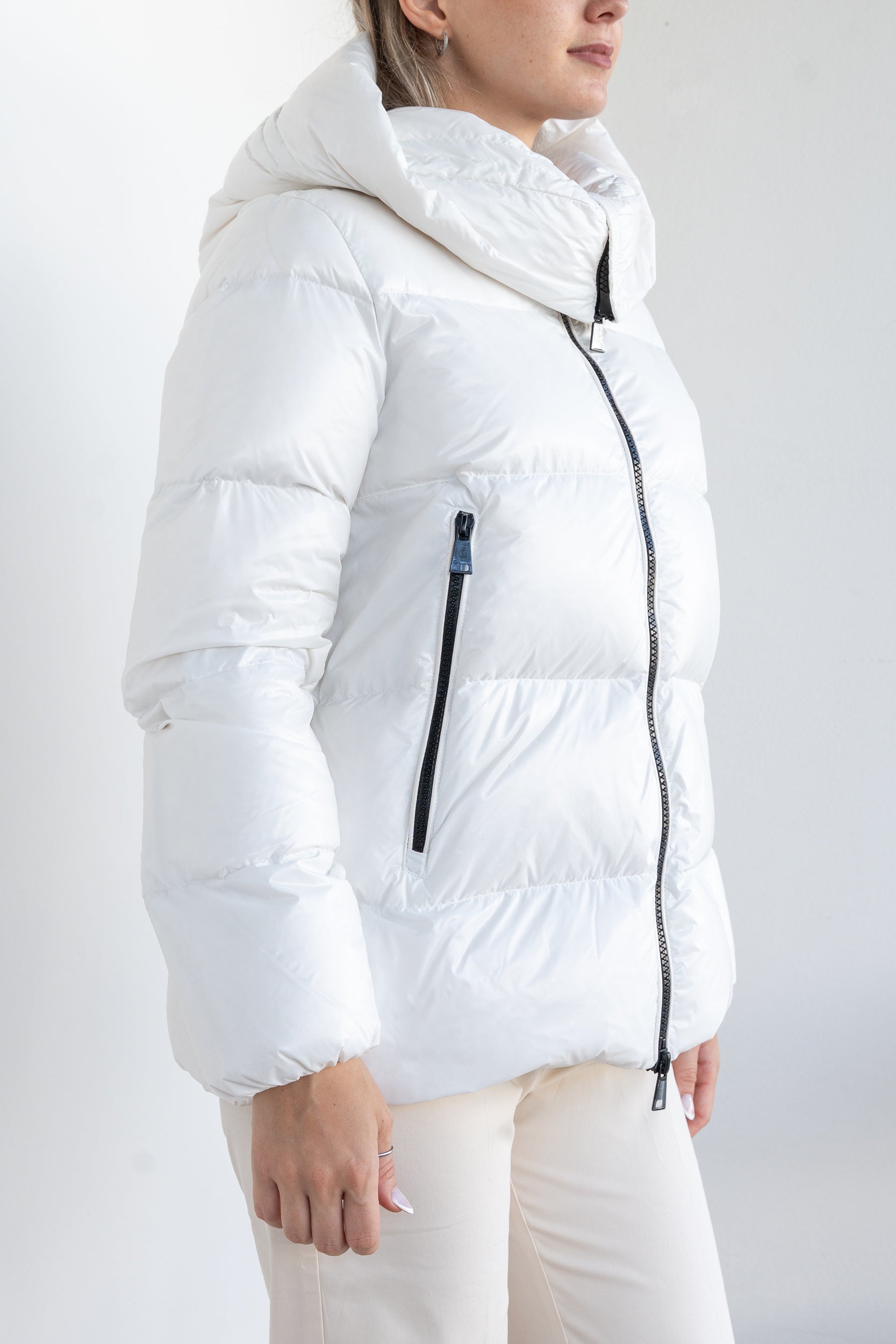 High-necked down jacket