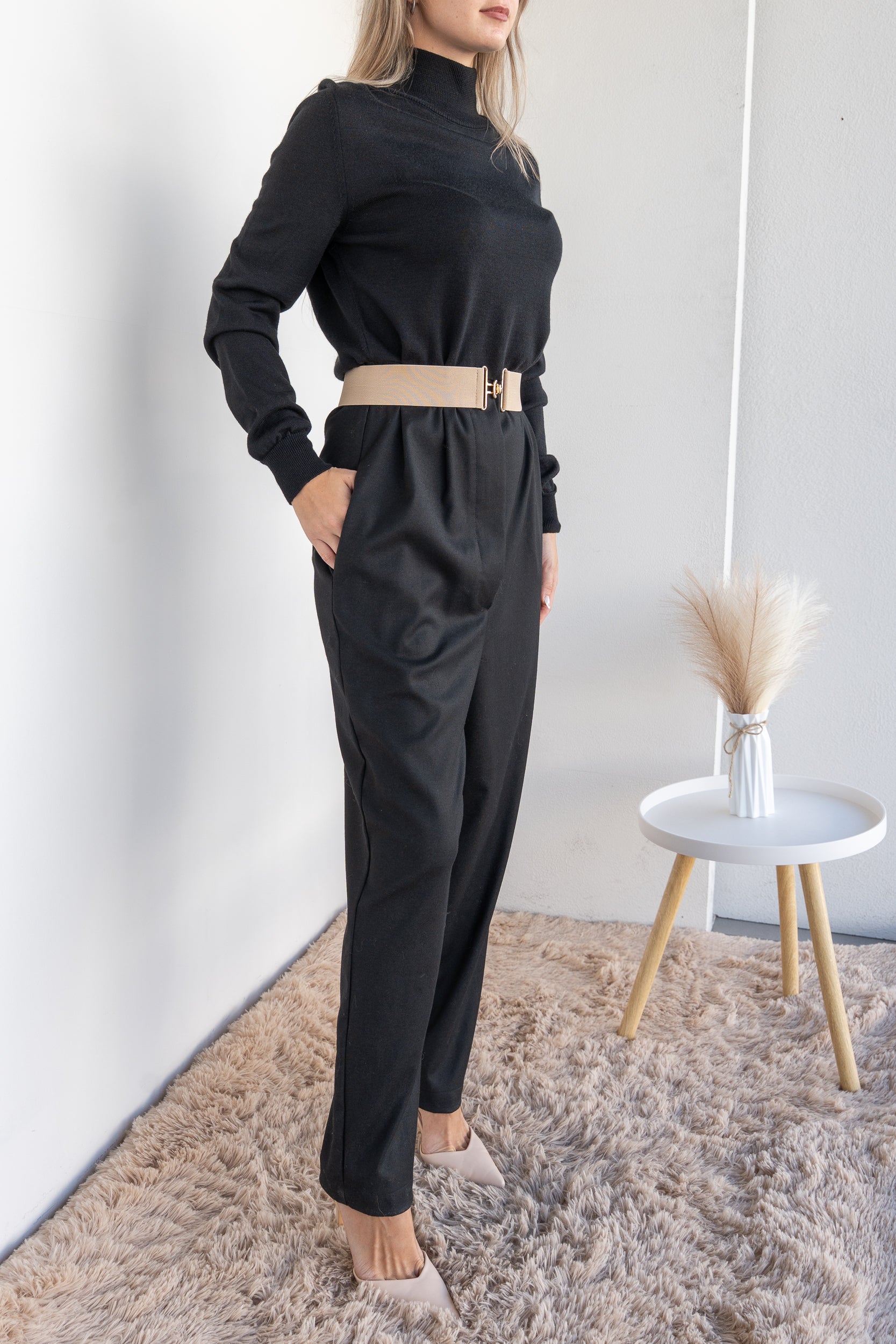 One-piece suit
