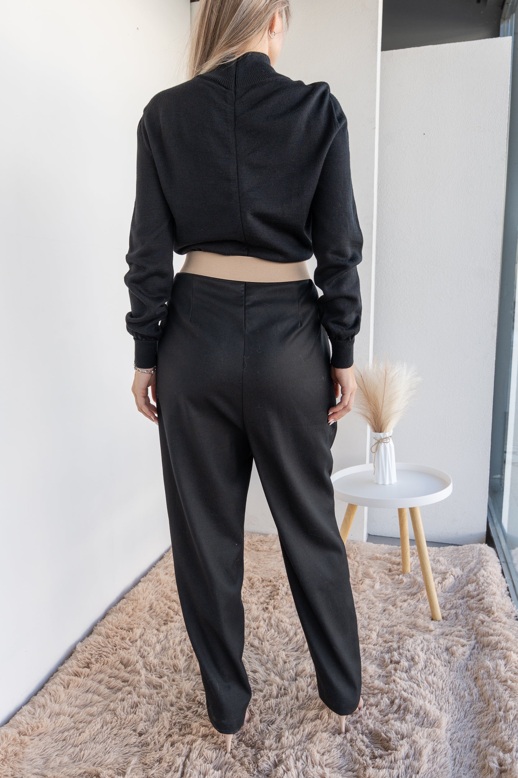 One-piece suit