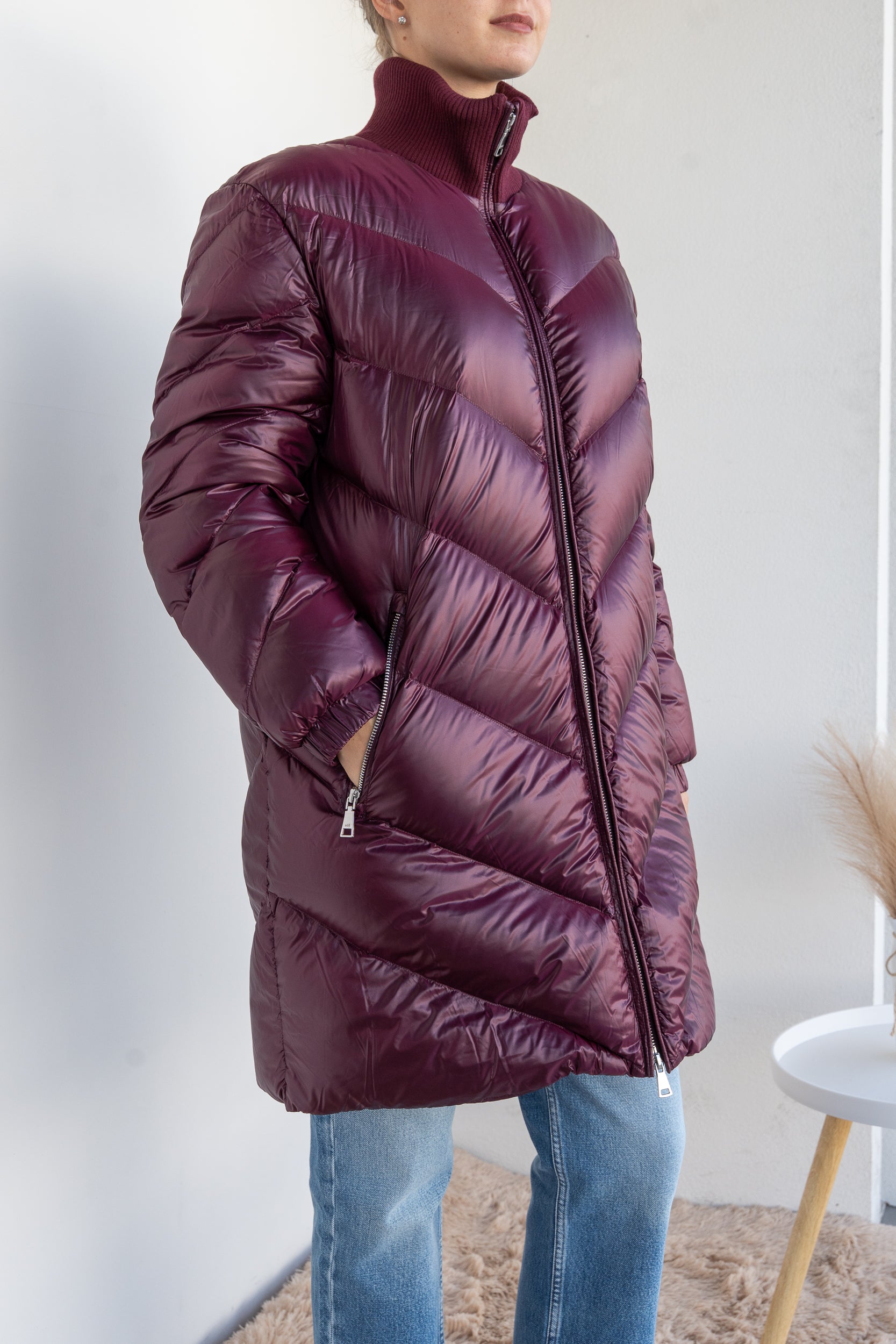 High-necked down jacket