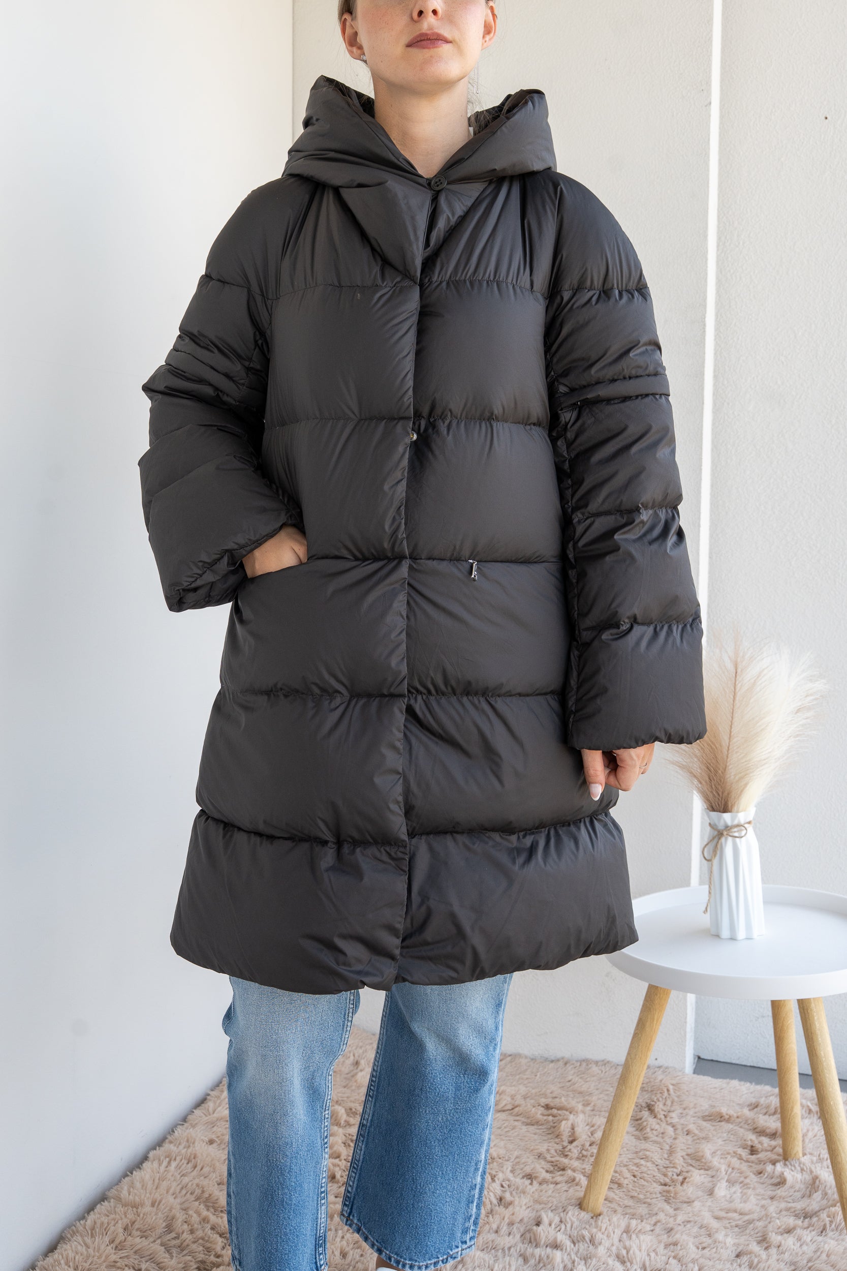 Down jacket with removable sleeves