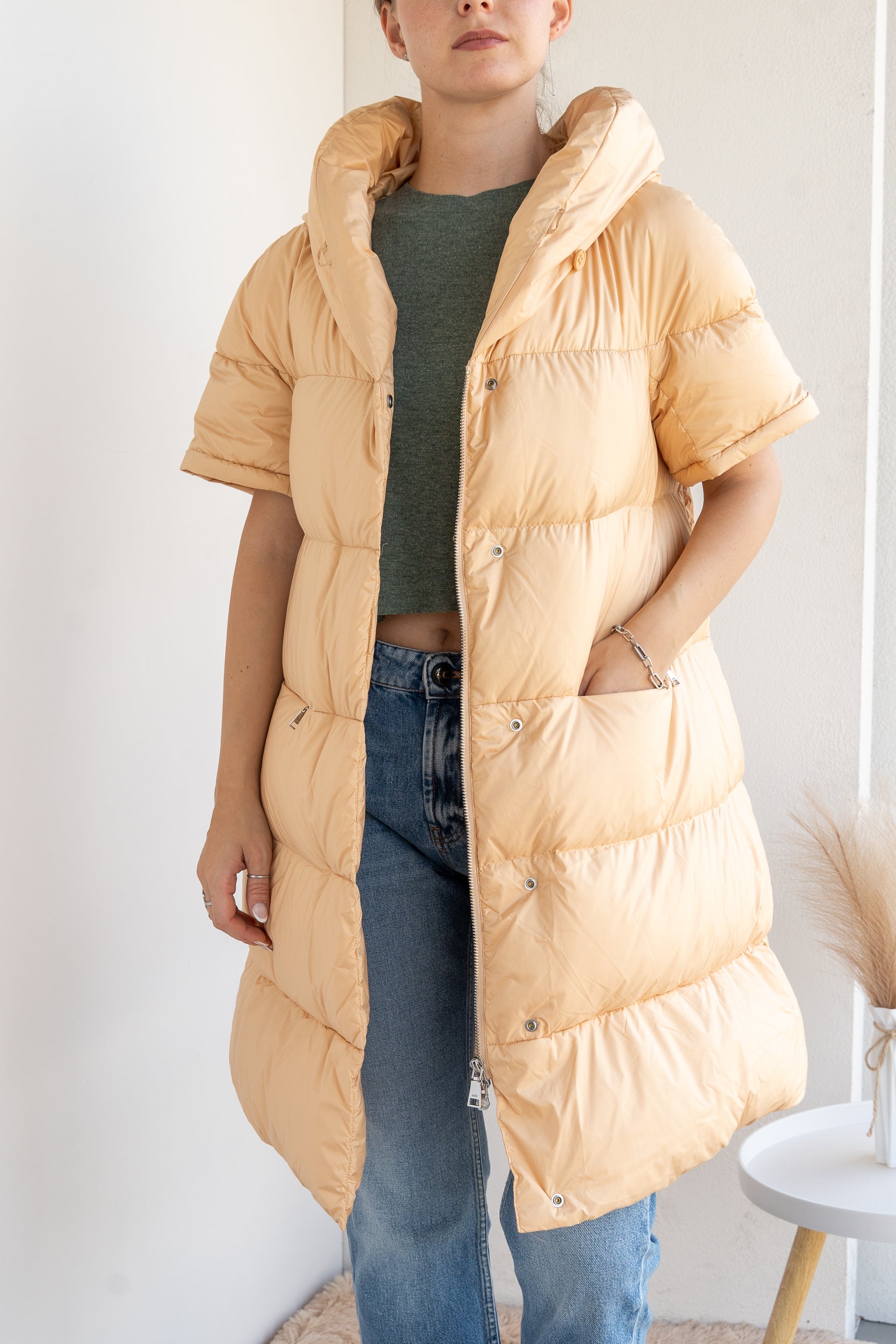 Down jacket with removable sleeves