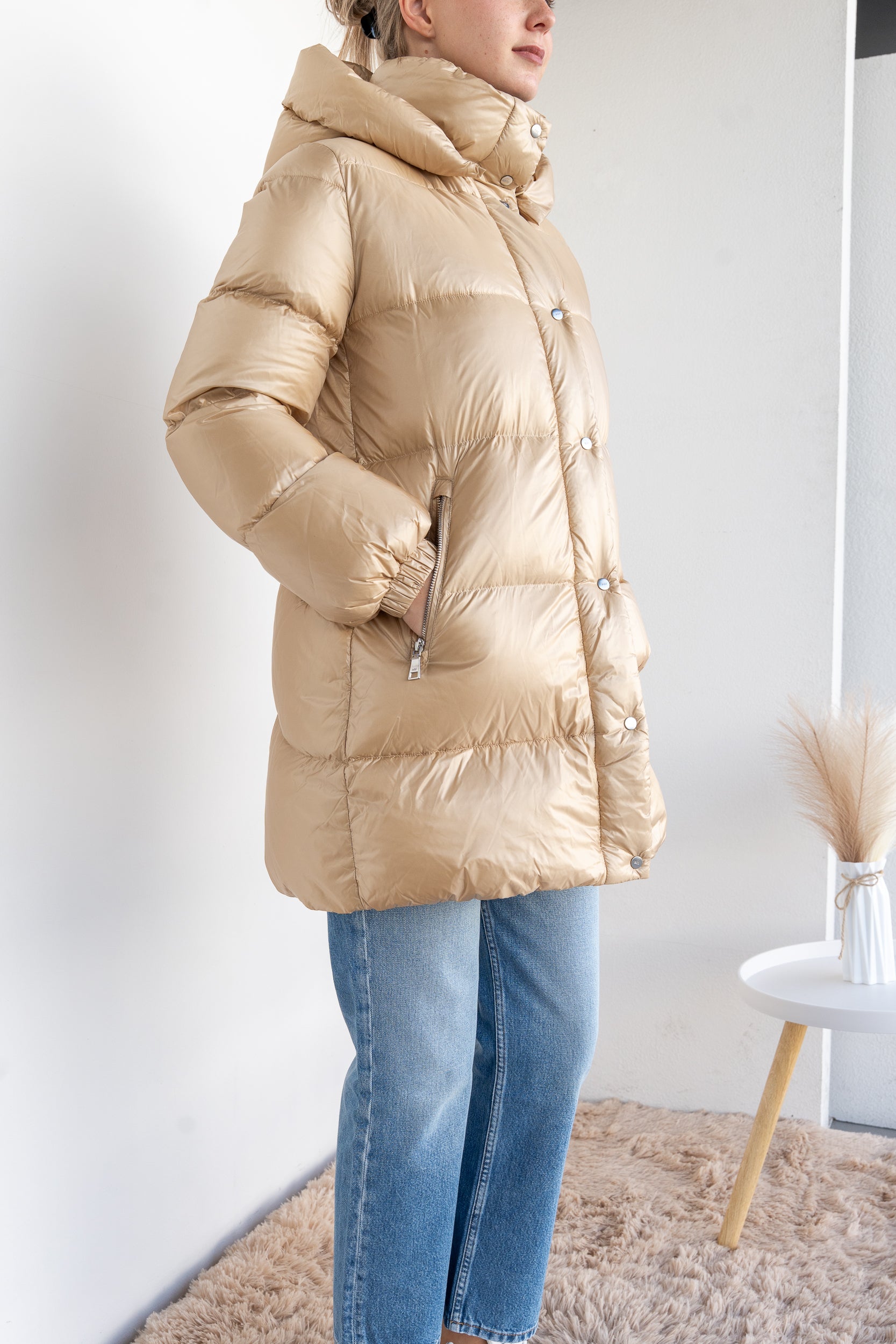 Midi down jacket