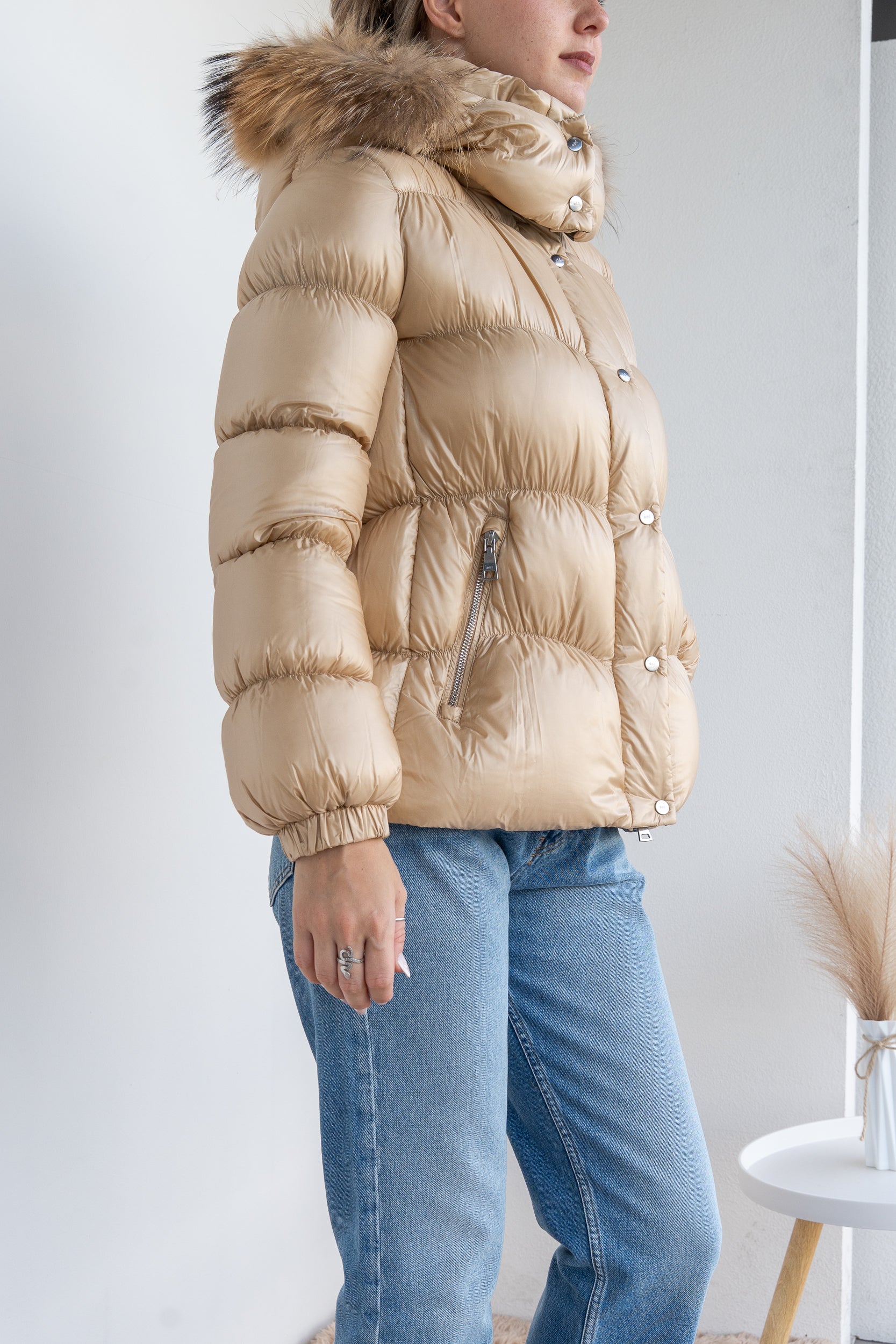 Short down jacket with fur