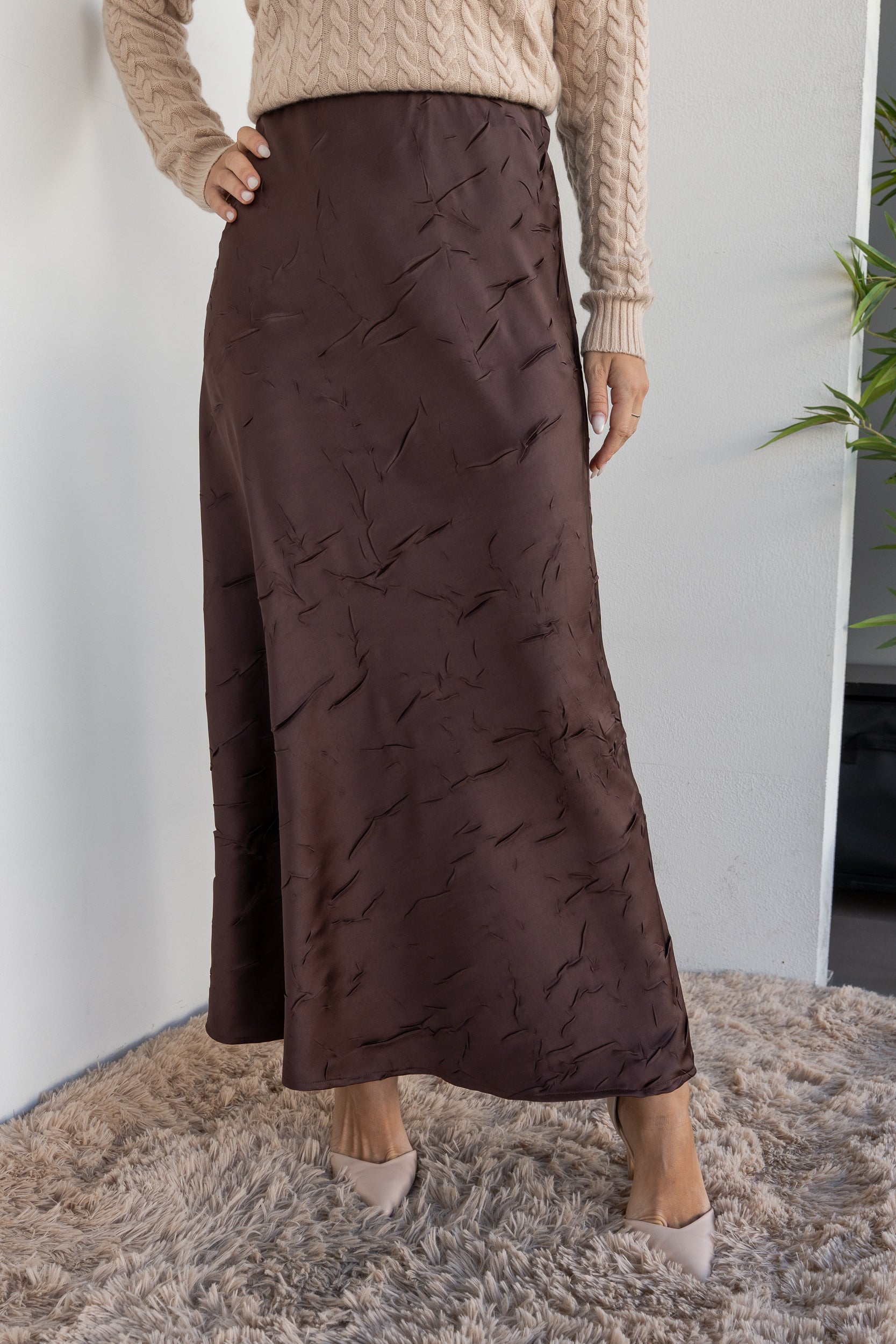 Wrinkled effect skirt