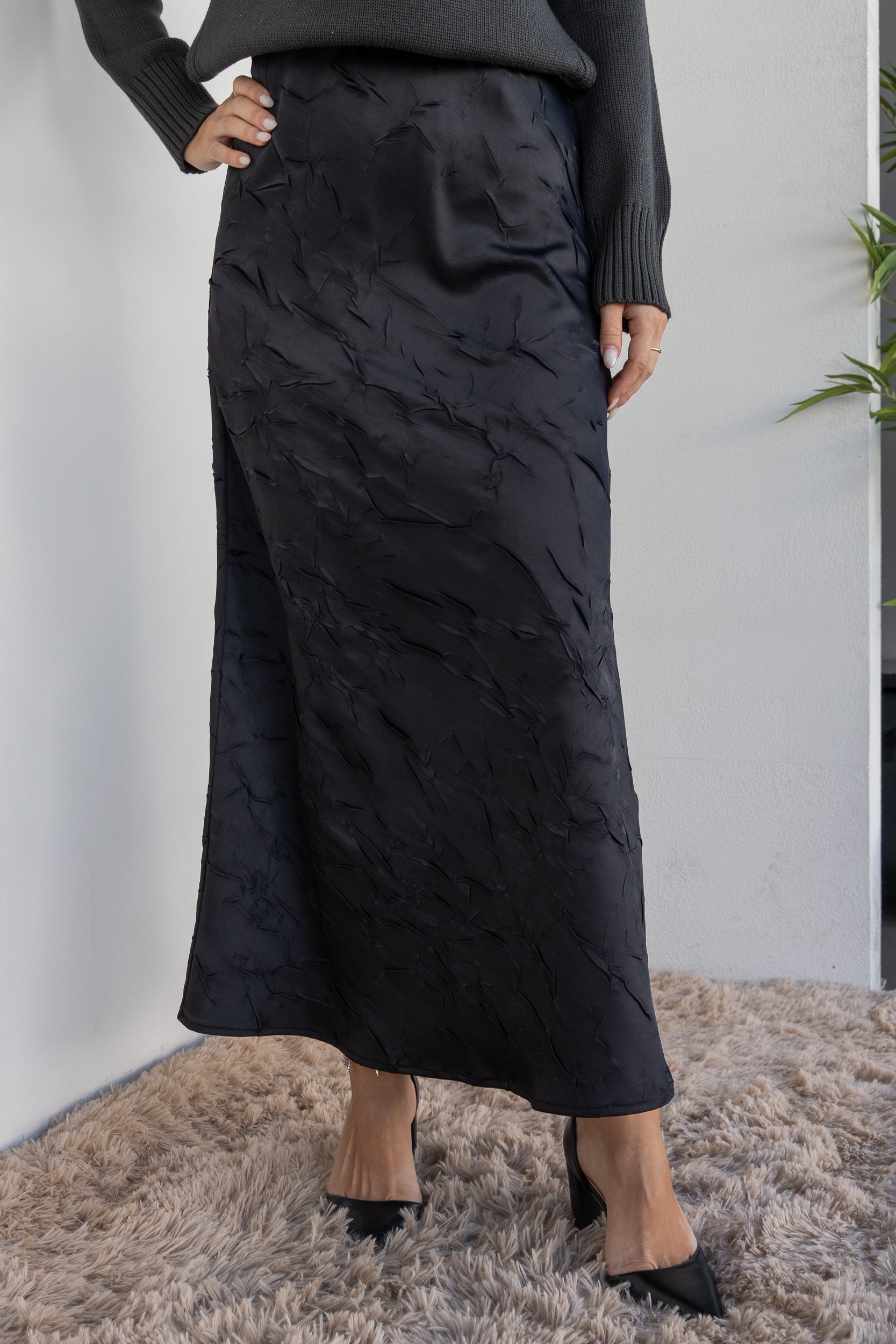 Wrinkled effect skirt