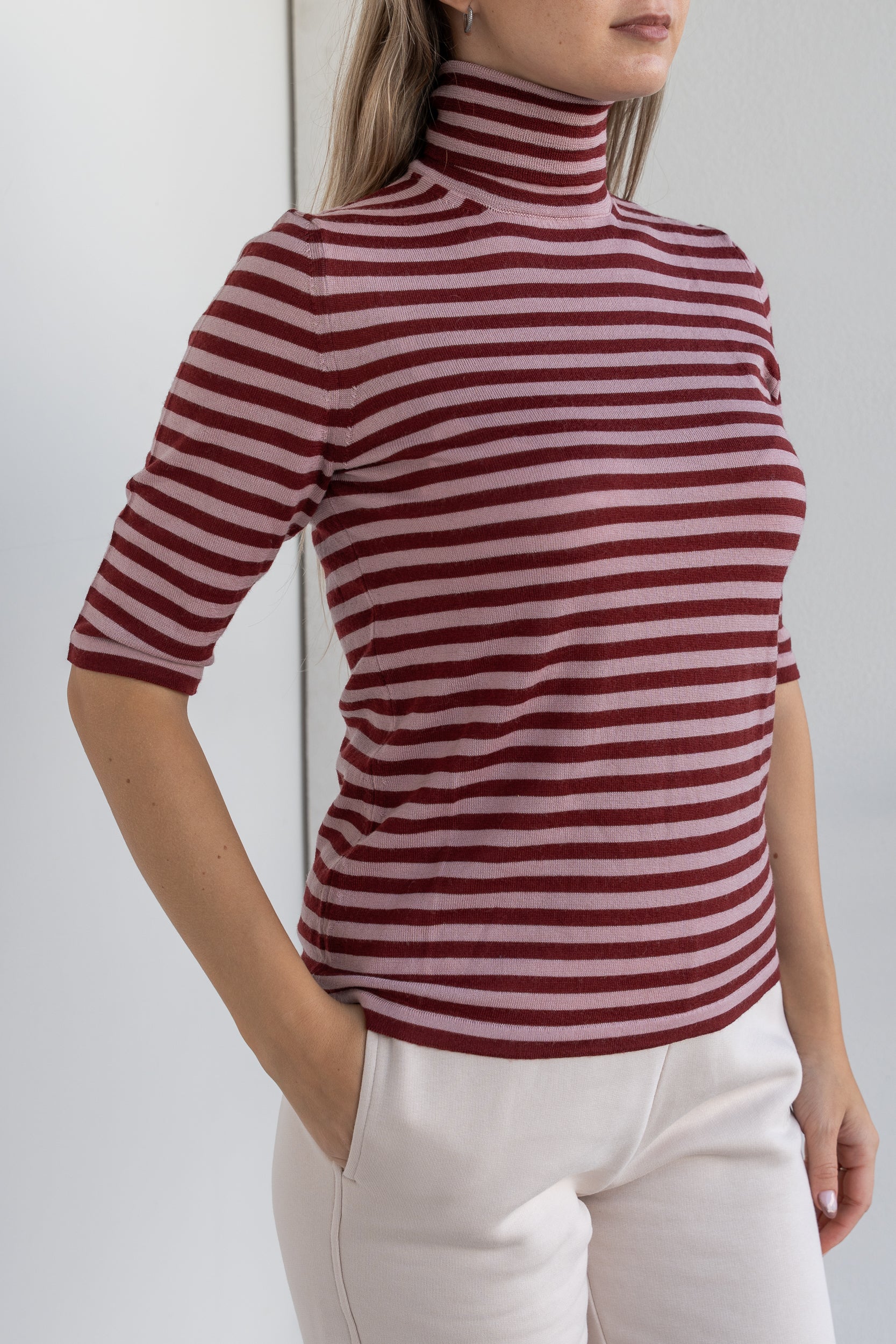 Dolcevita maniche corte in maglia