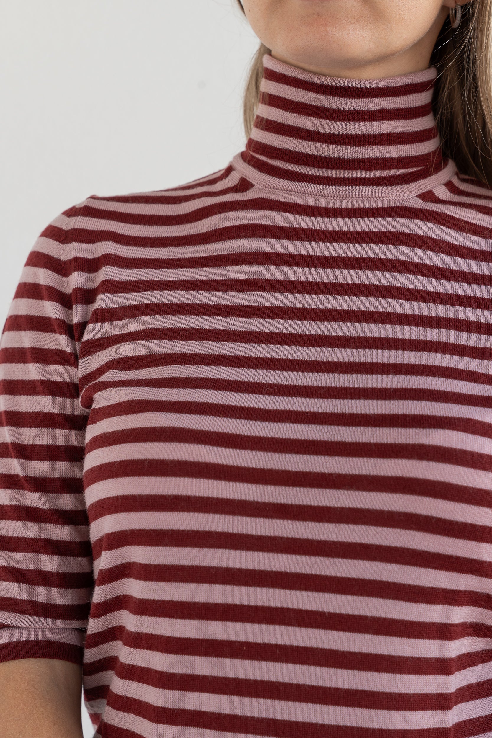 Dolcevita maniche corte in maglia