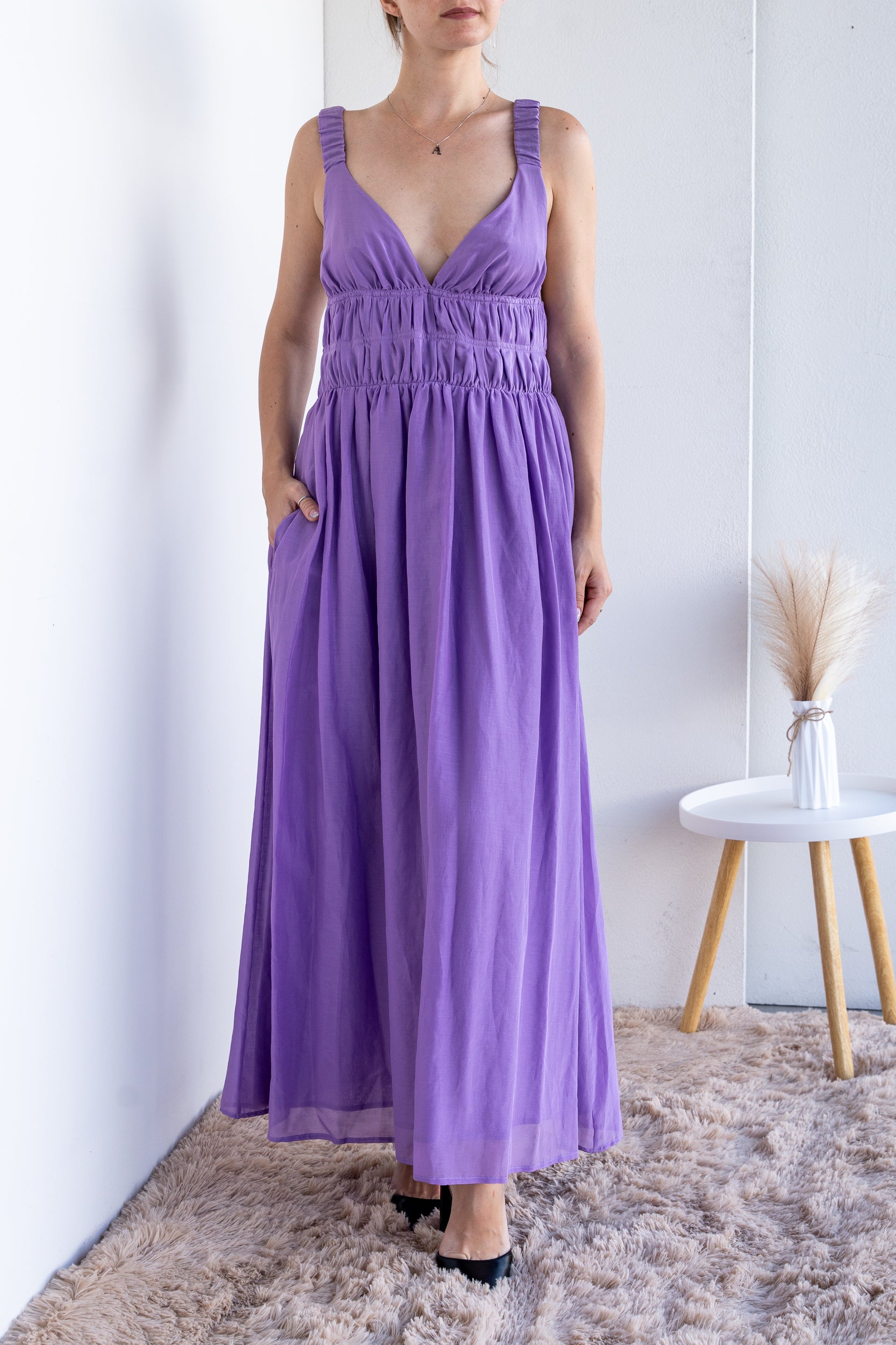 Dress with bows on the back