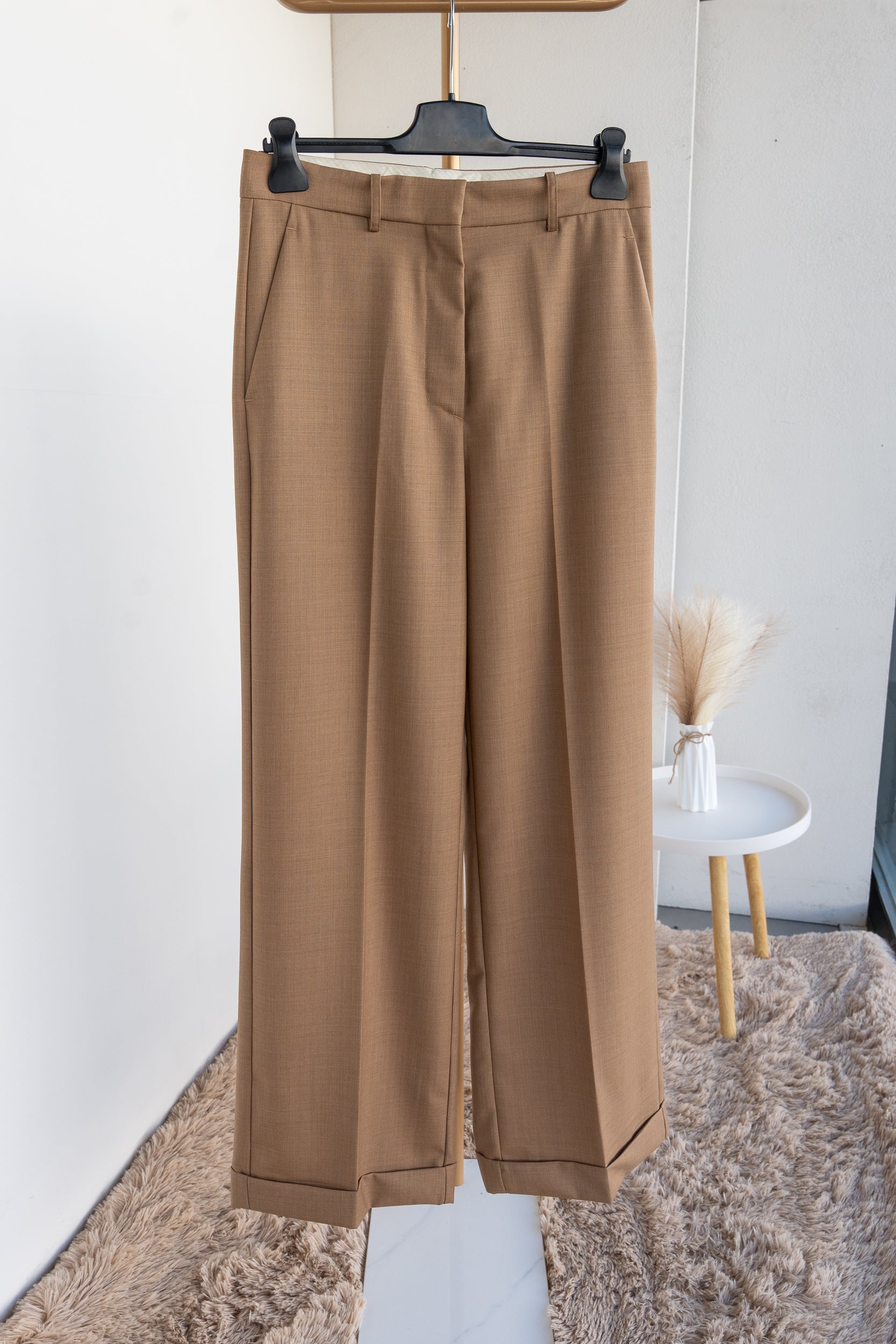 Pantalone ampio con risvolto