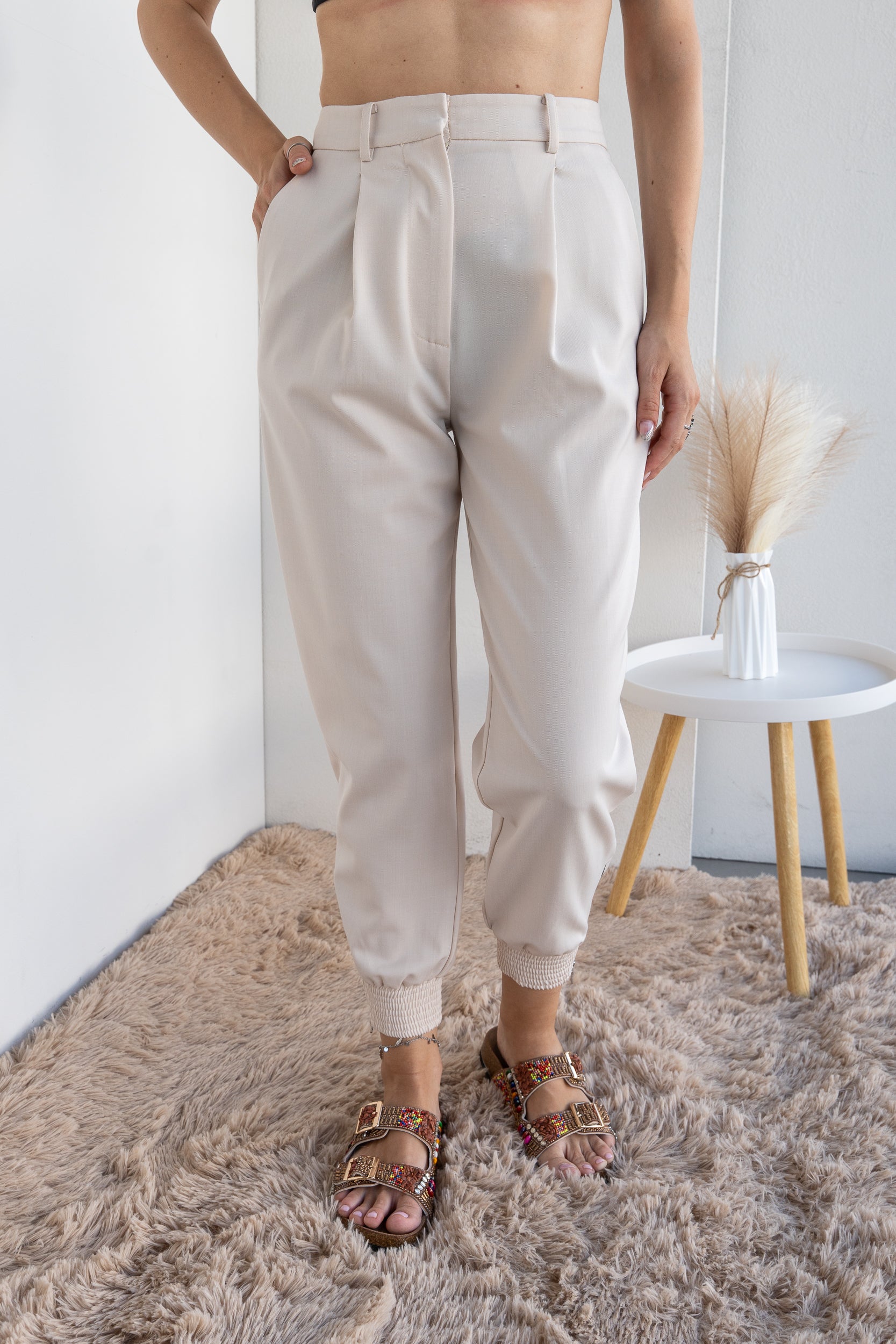Pantalone con fondo elasticizzato