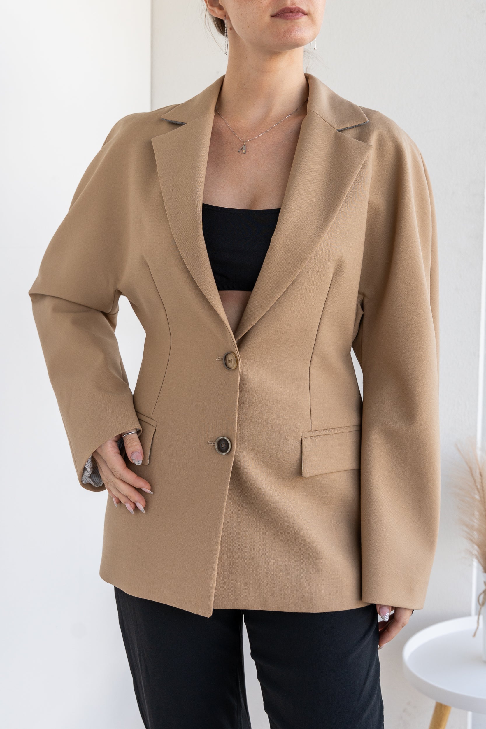 Wide shoulder jacket