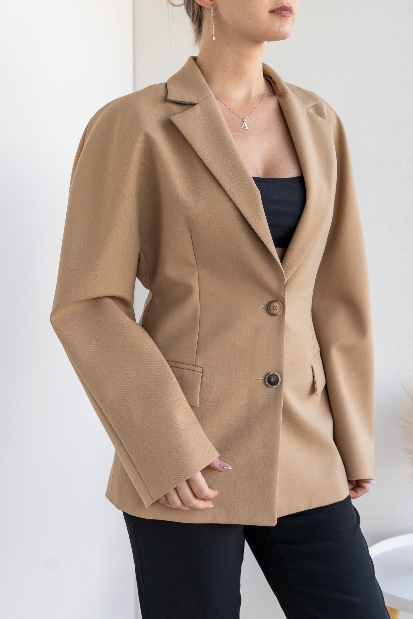 Wide shoulder jacket