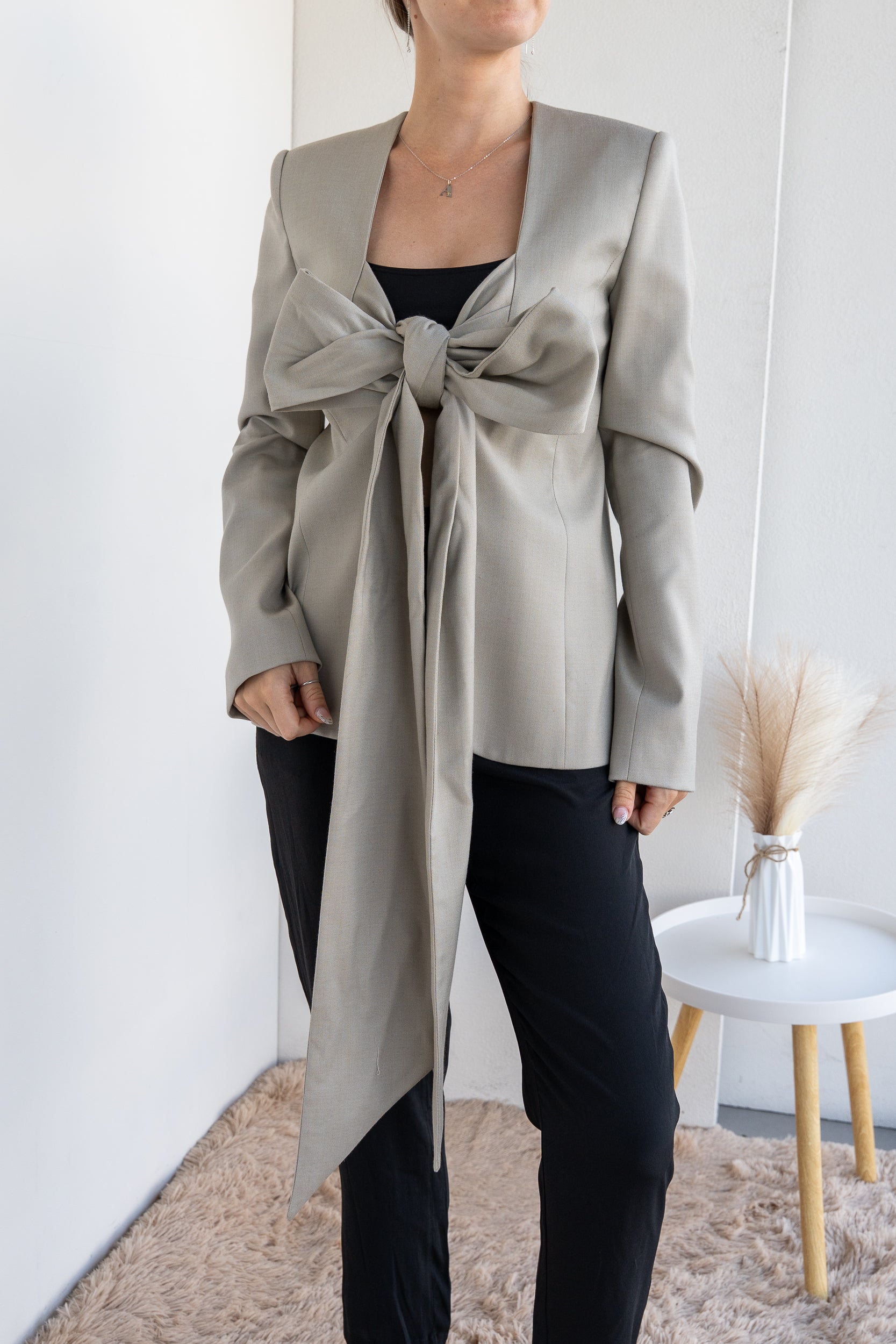 Jacket with bow