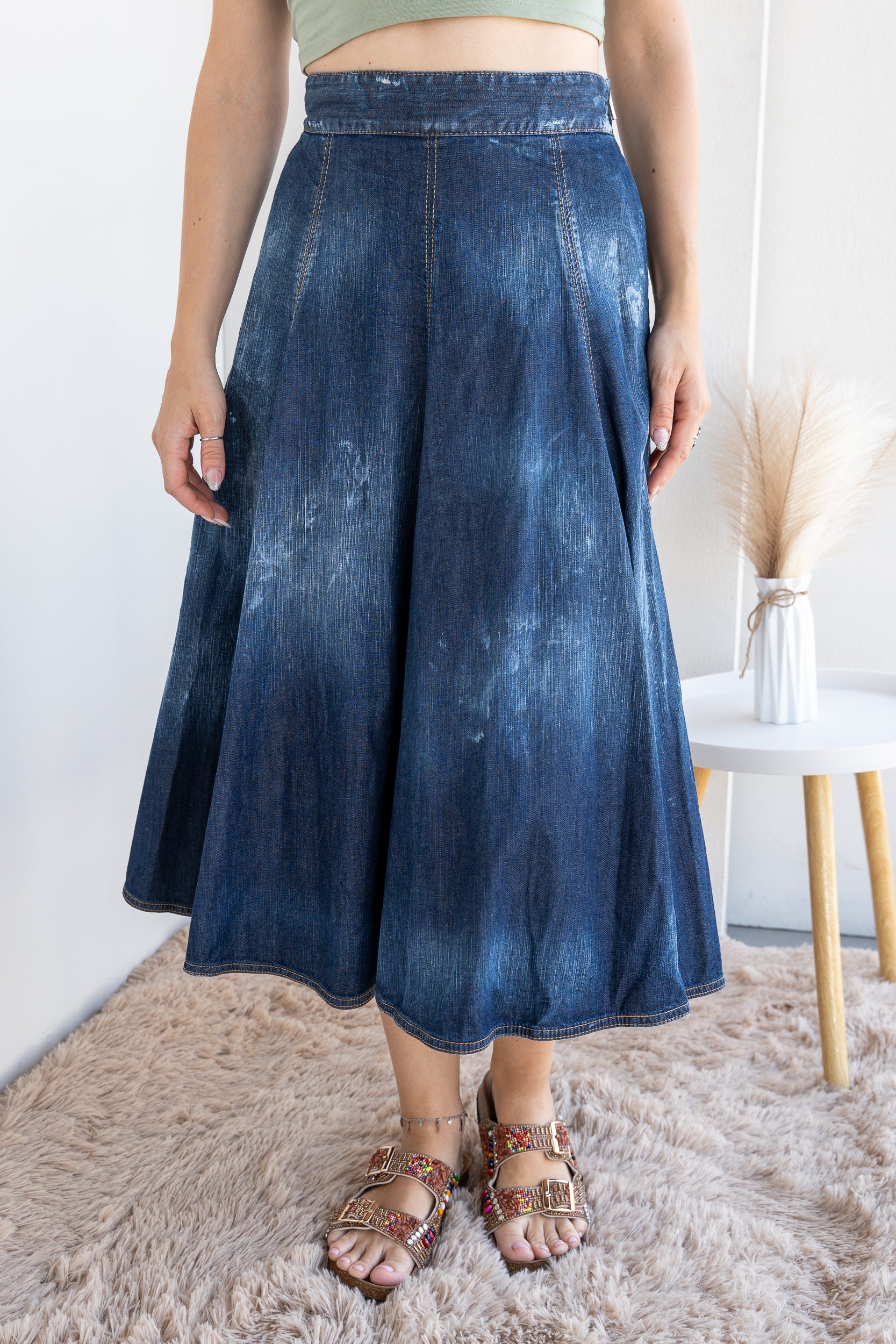 Wide skirt