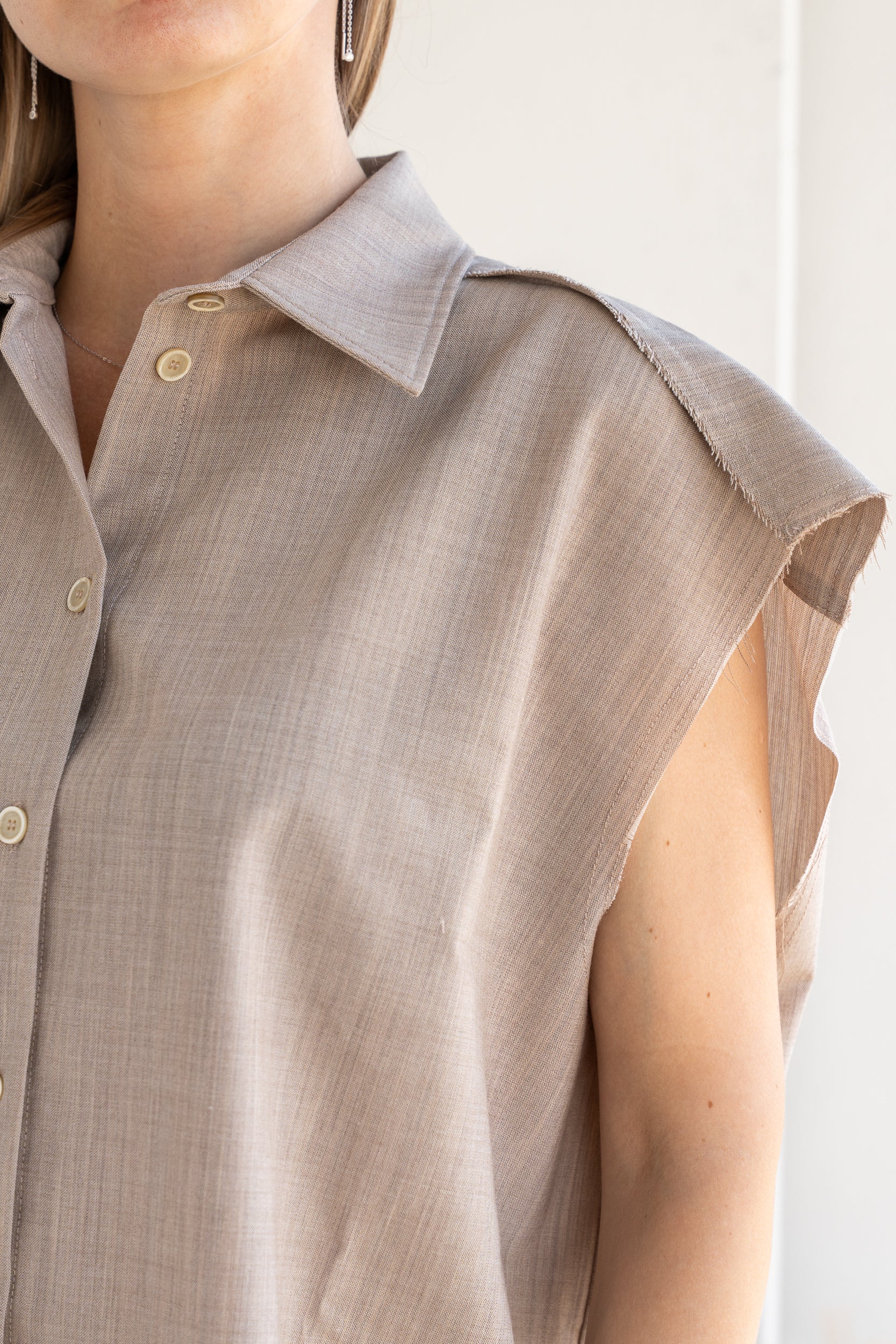 Camicia smanicata