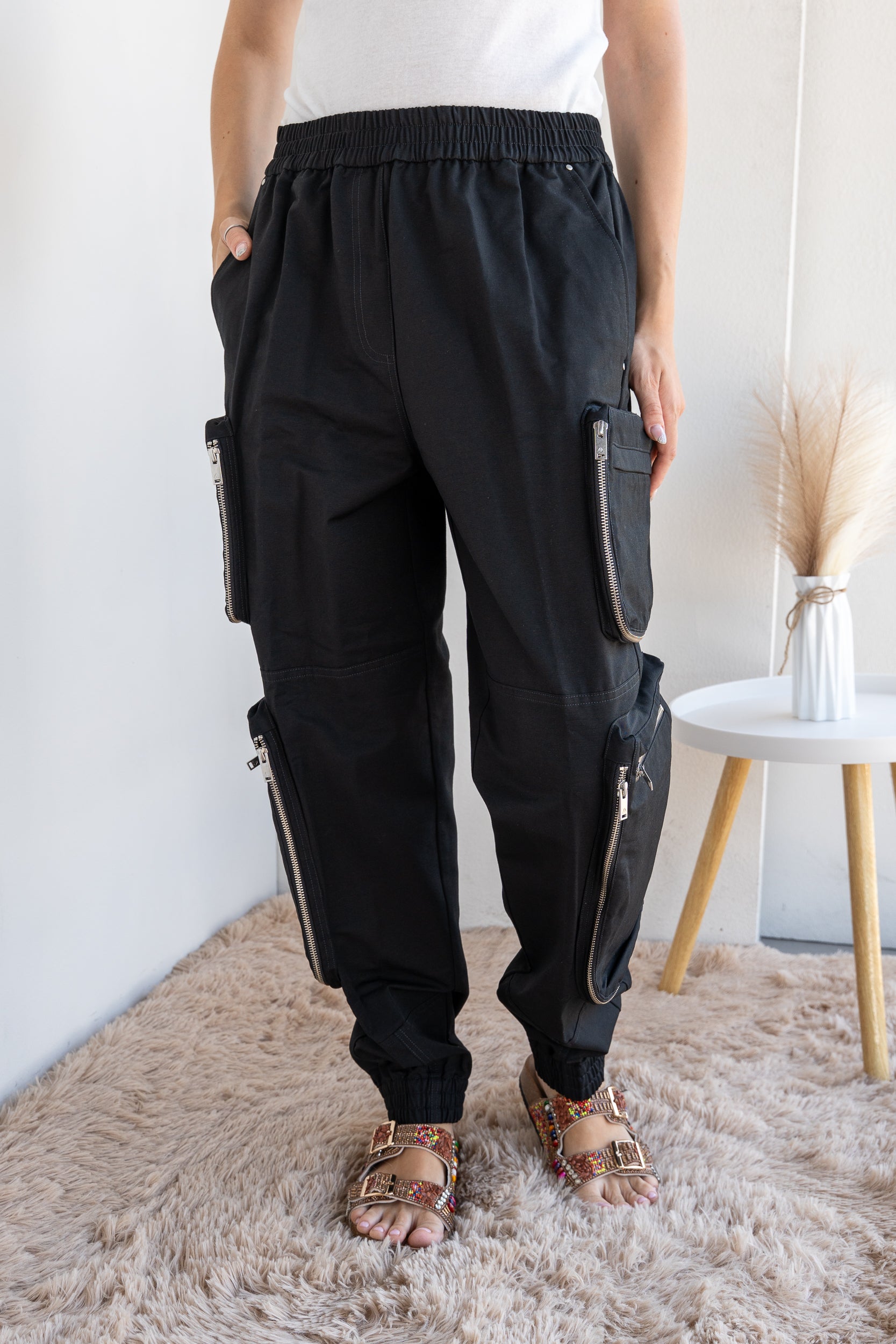 Pantalone con tasconi