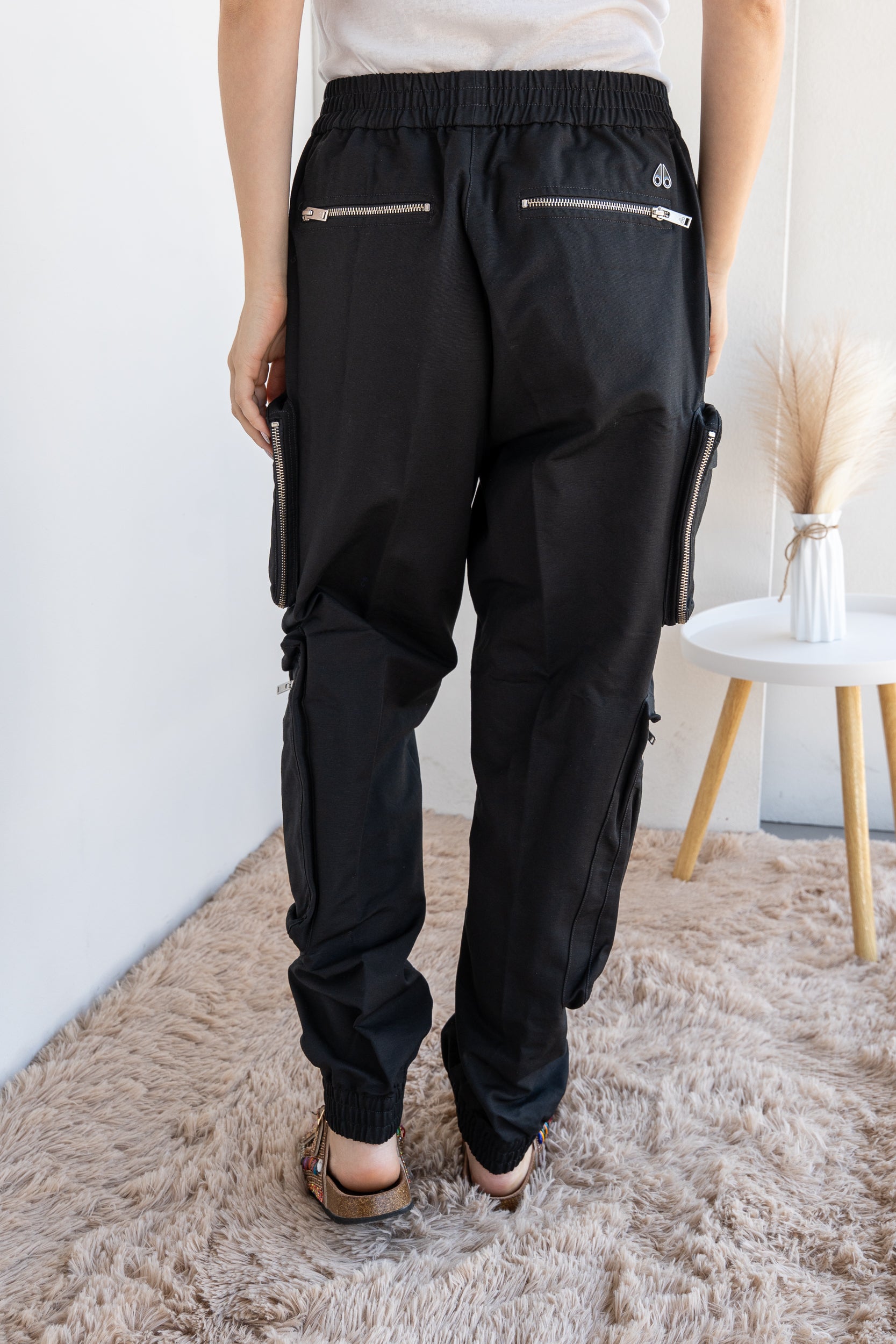 Pantalone con tasconi