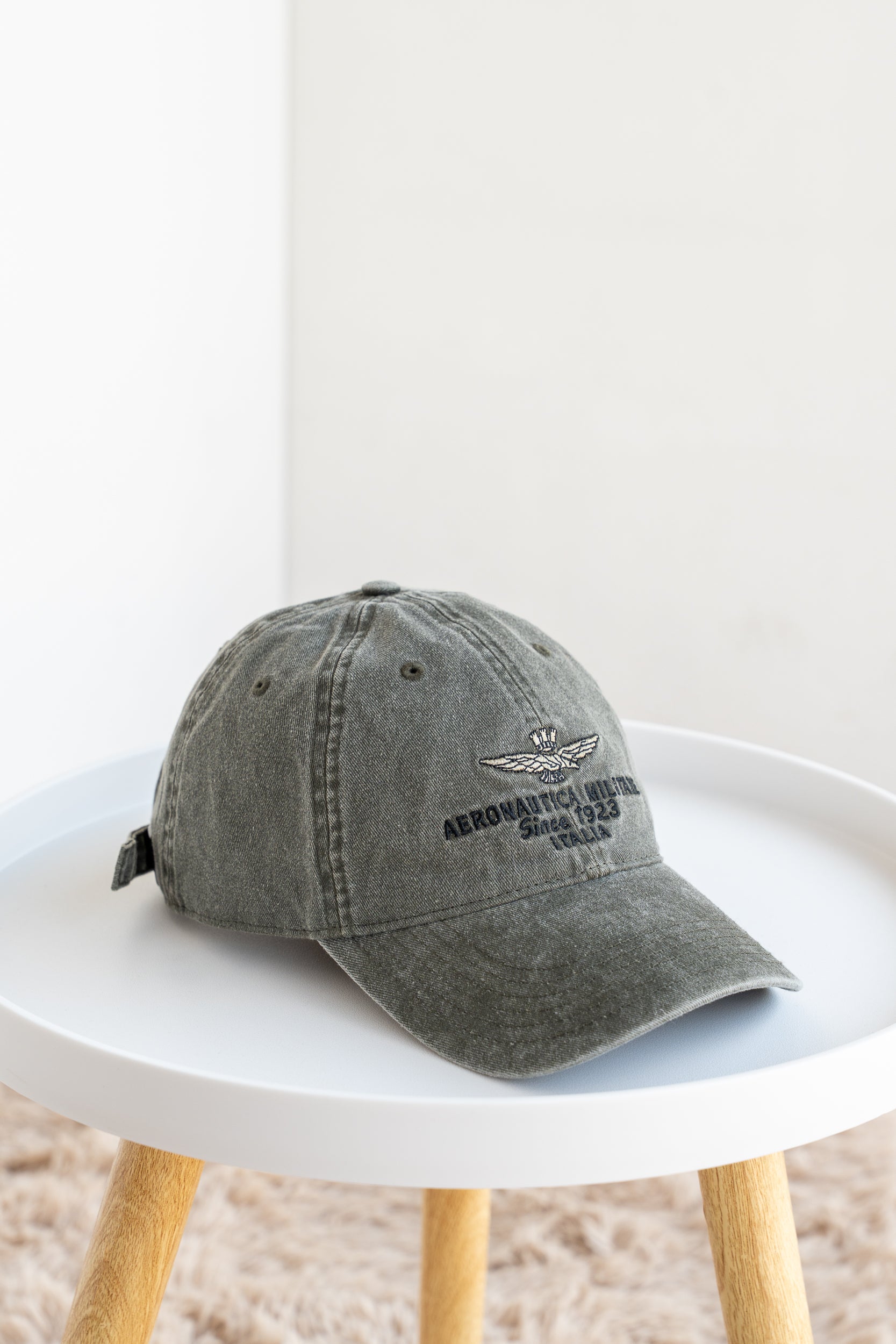Cappello con visiera