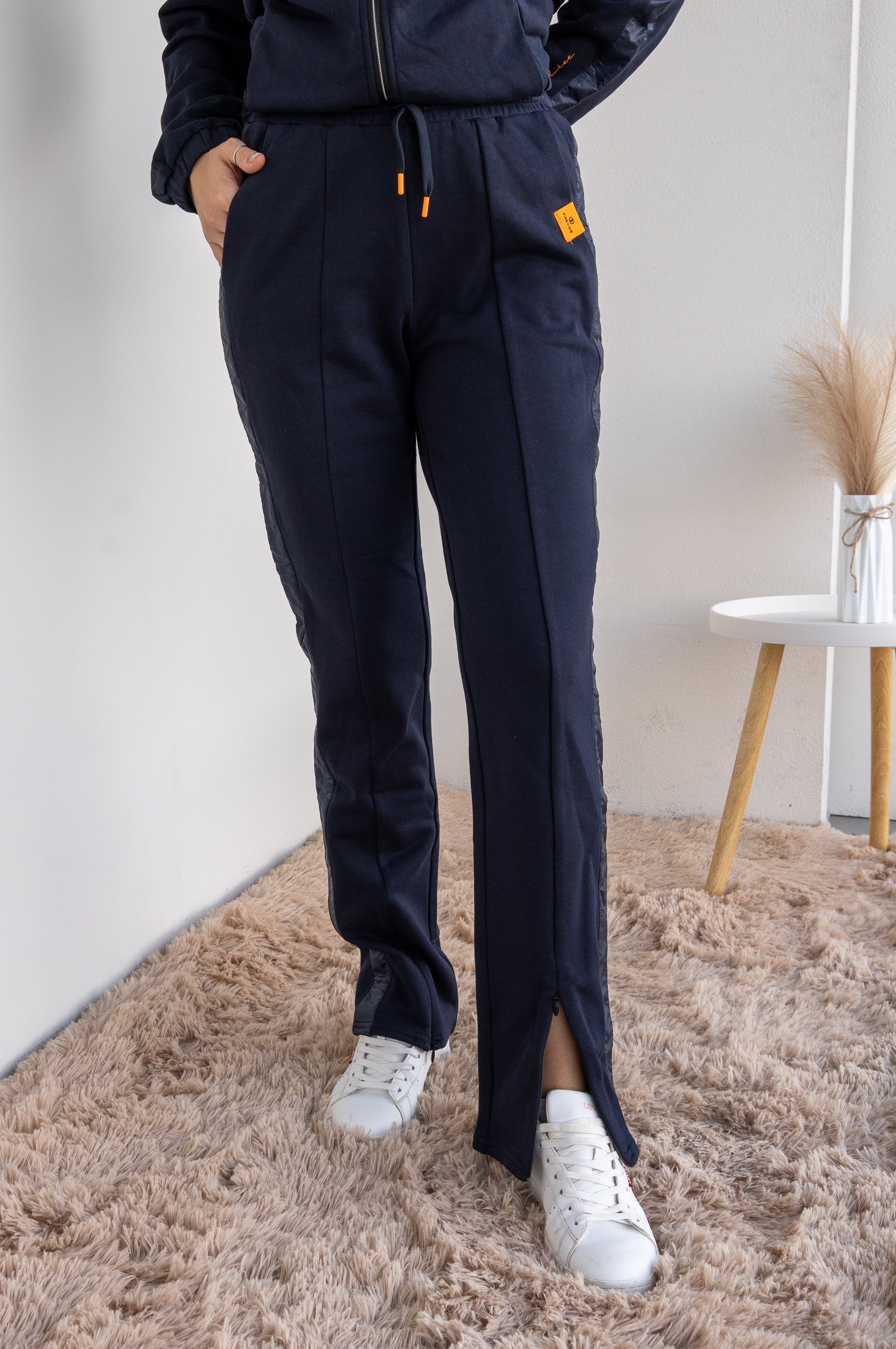 Sports trousers