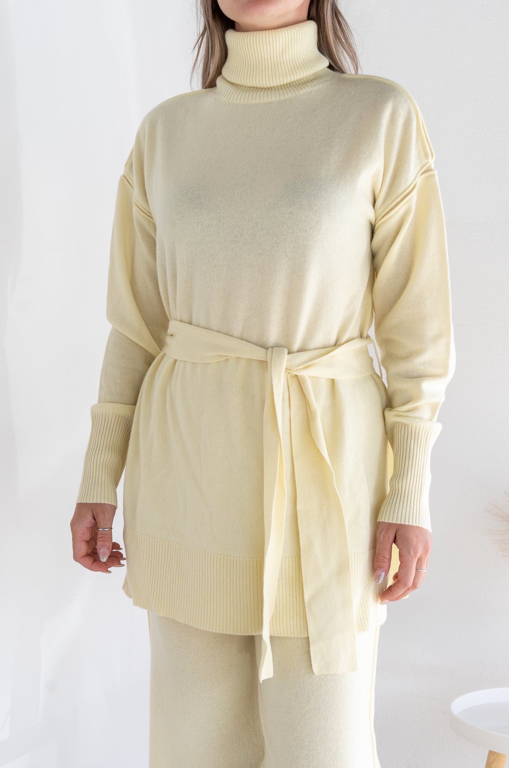 Sweater with belt