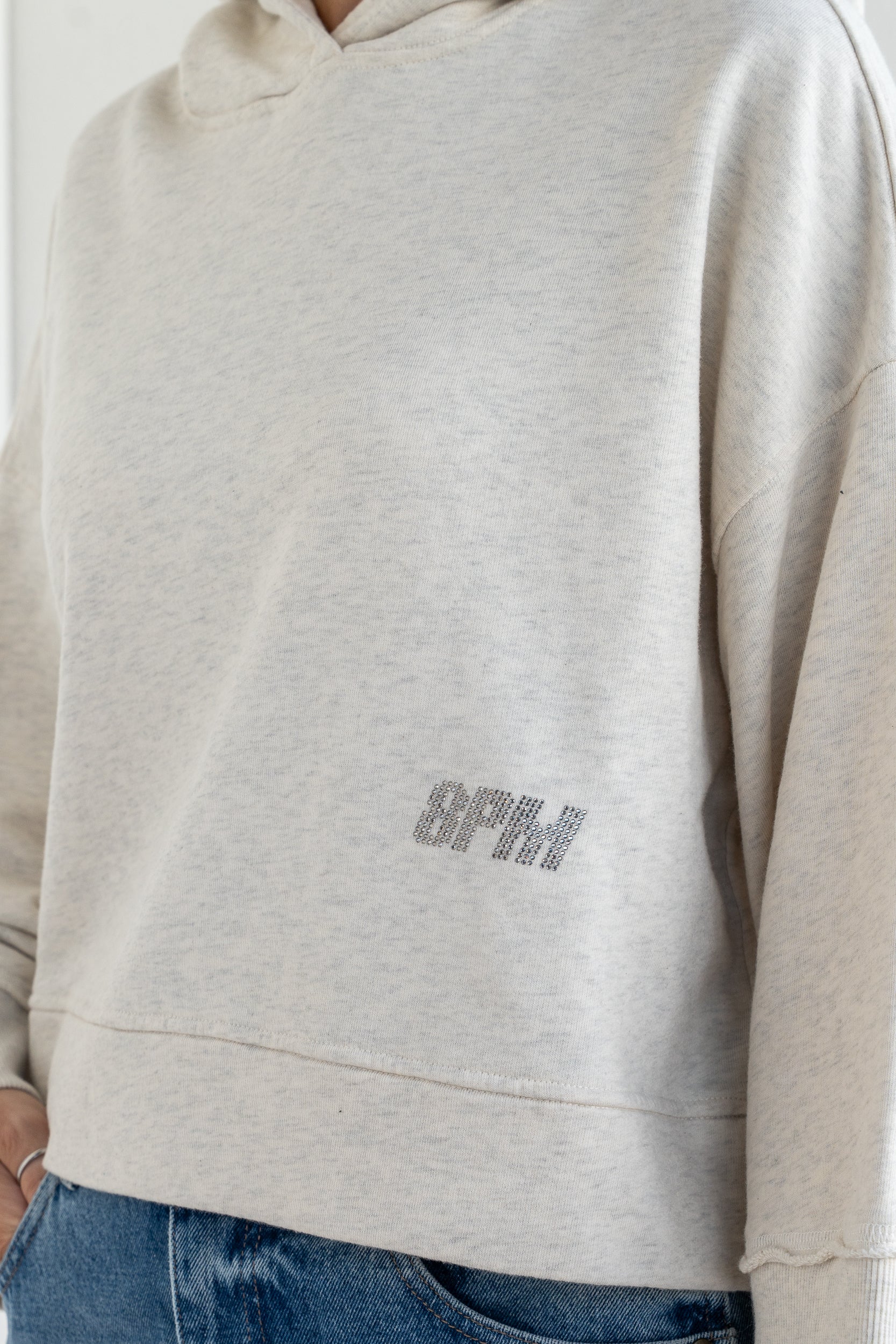 Wide-sleeved sweatshirt