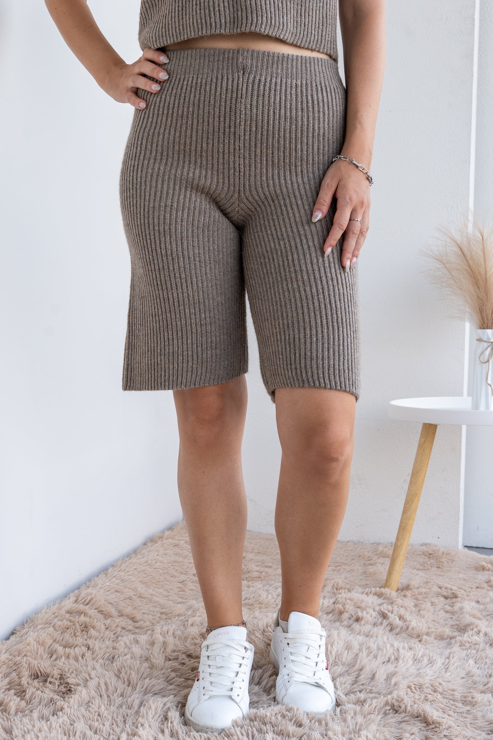 Ribbed Bermuda shorts