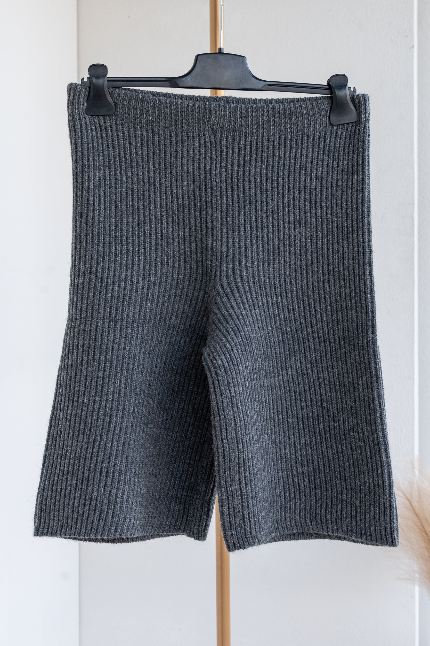 Ribbed Bermuda shorts