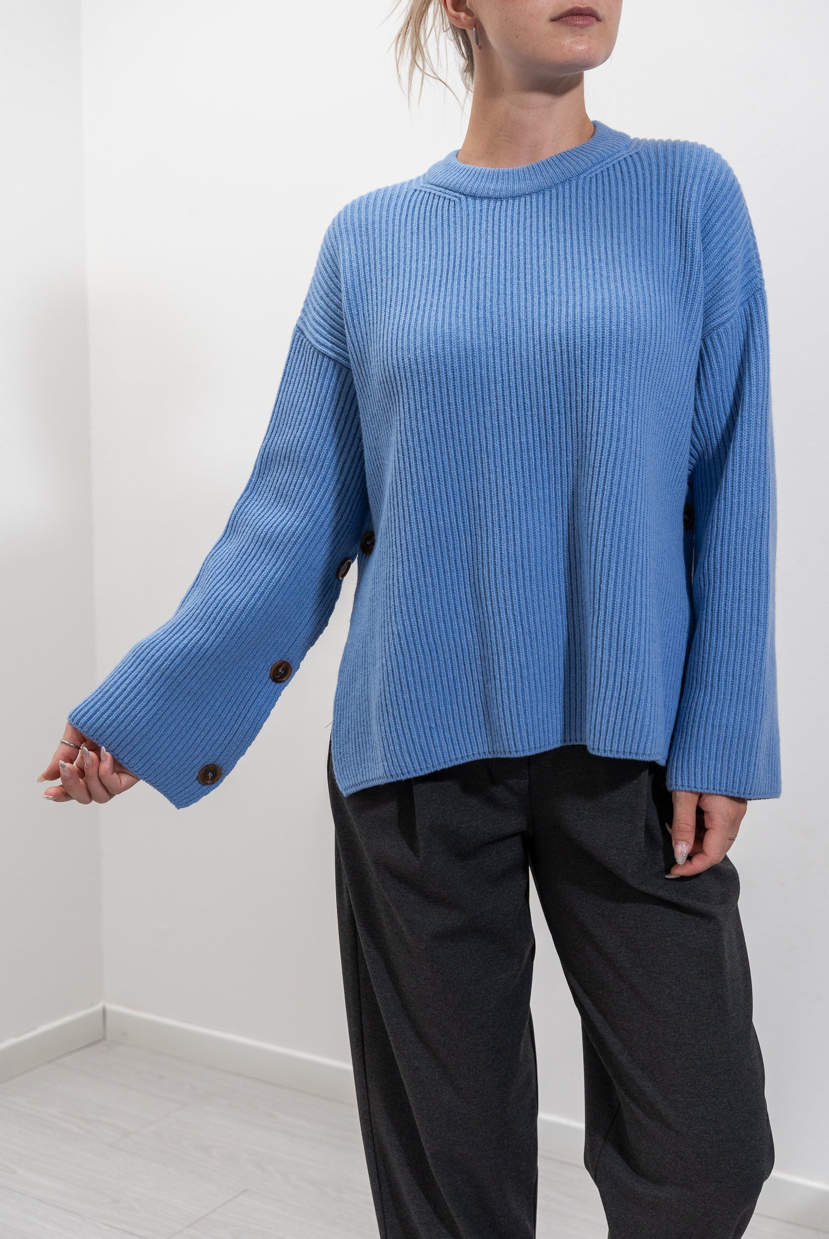 Sweater with buttons