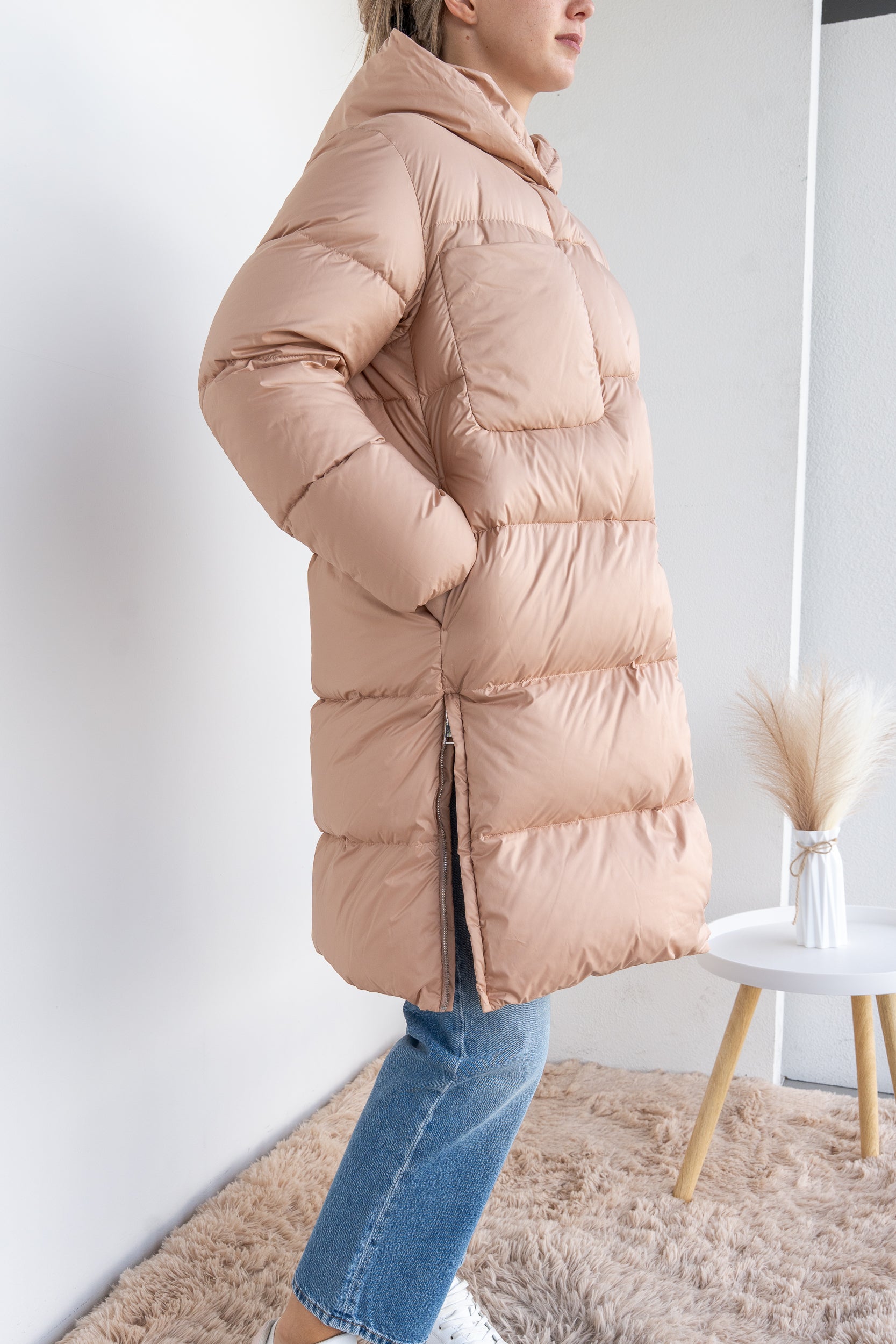 Skin down jacket with pocket