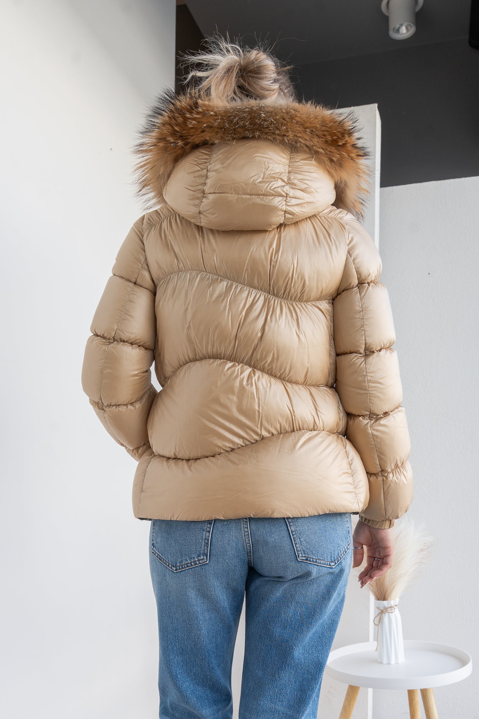 Short down jacket with fur