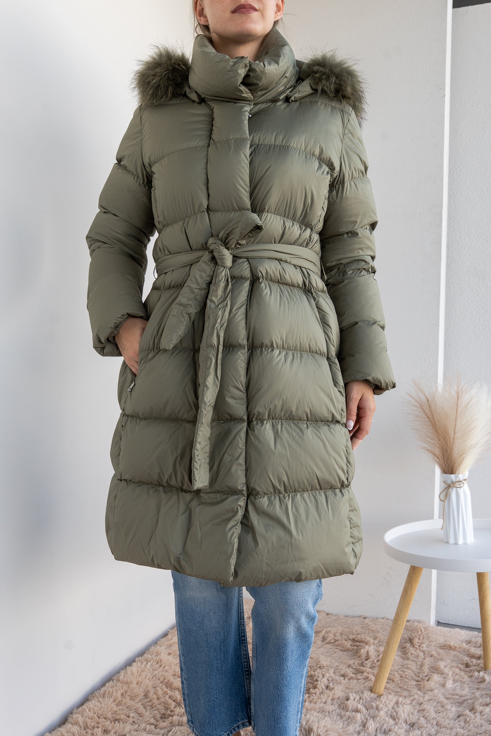 Longuette down jacket with belt