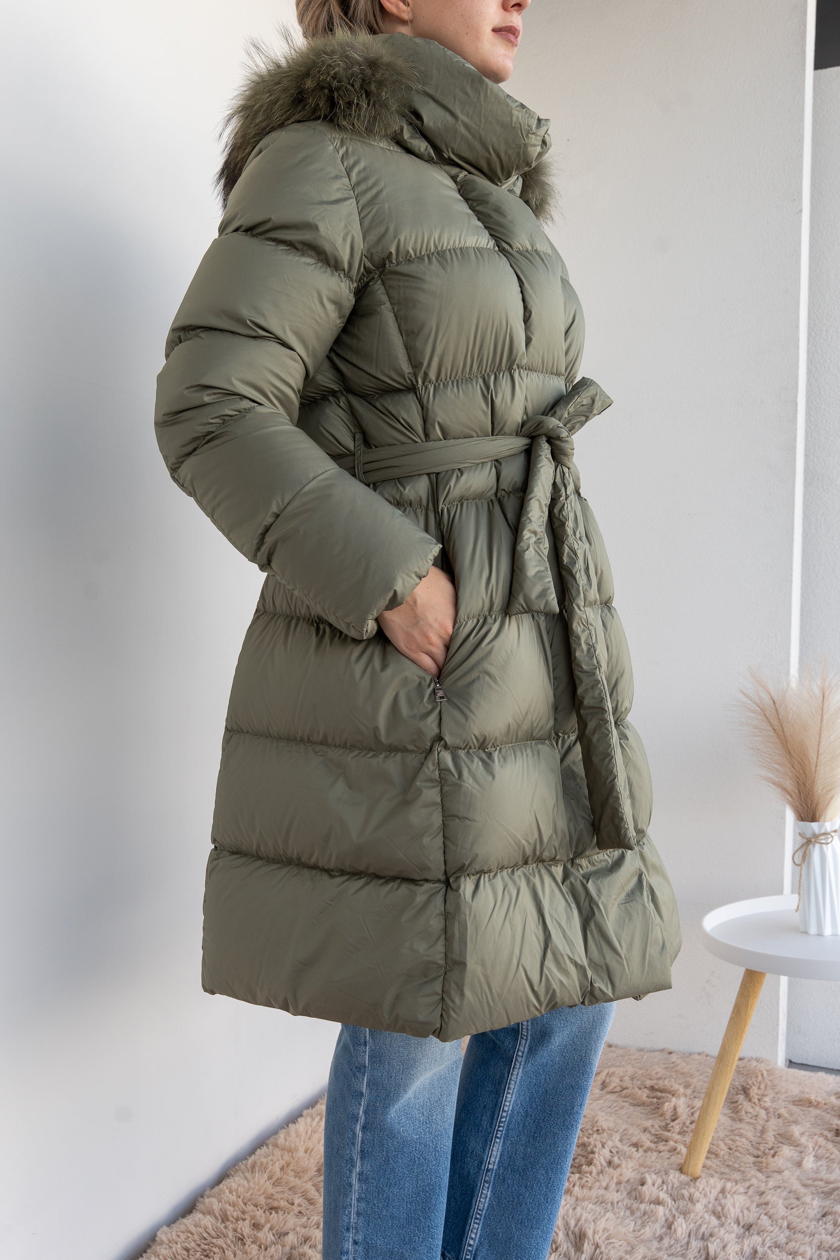 Longuette down jacket with belt