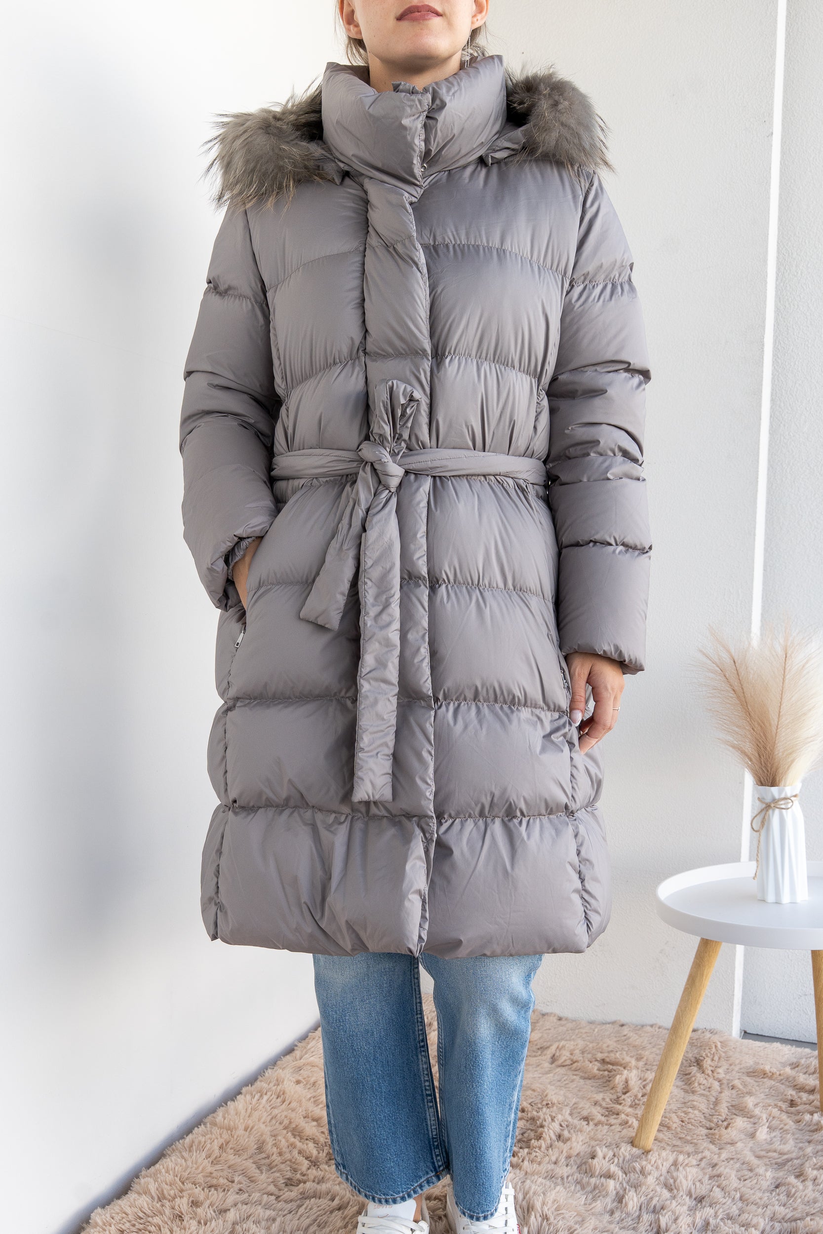 Longuette down jacket with belt