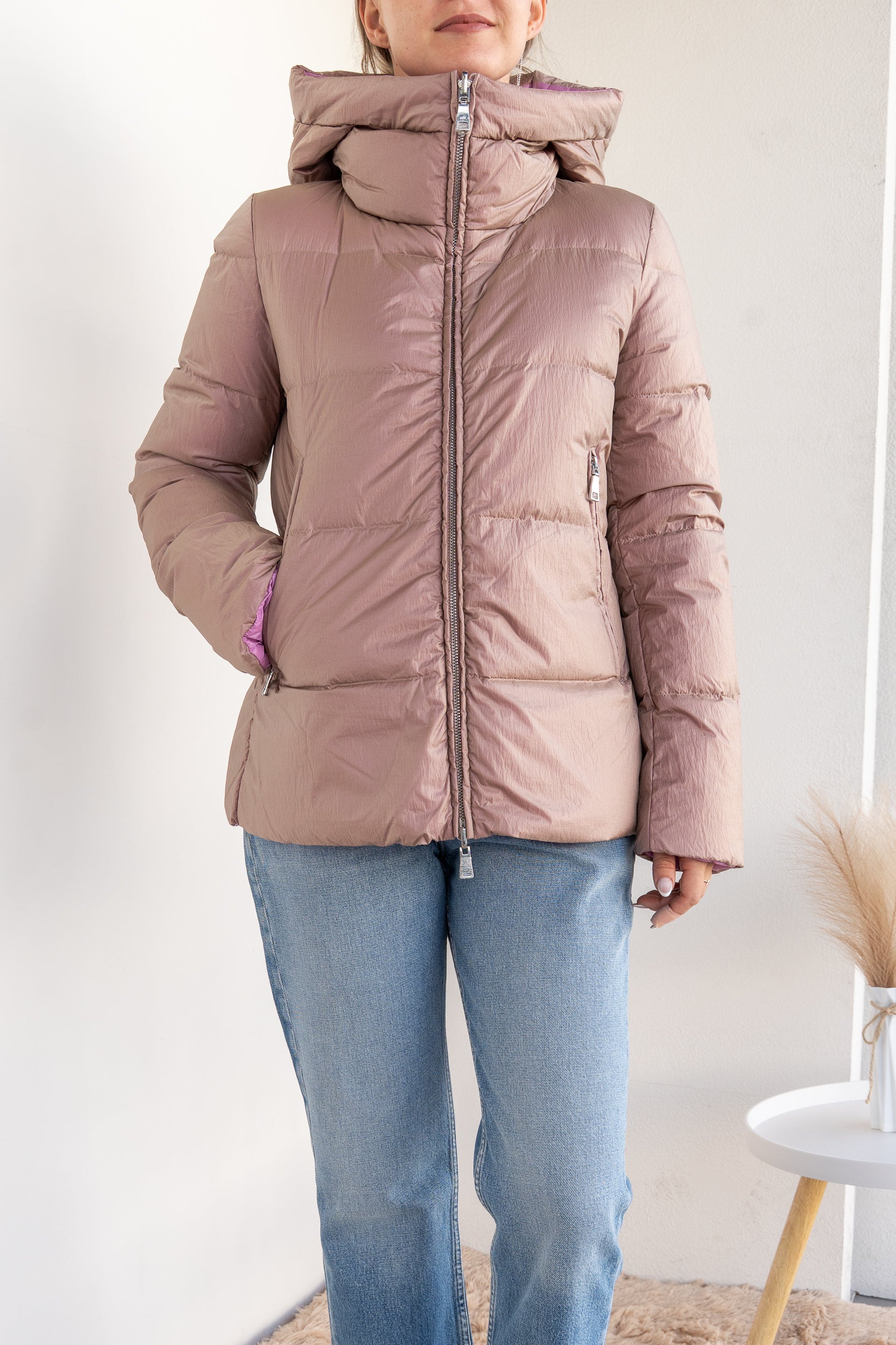 Short double-faced down jacket