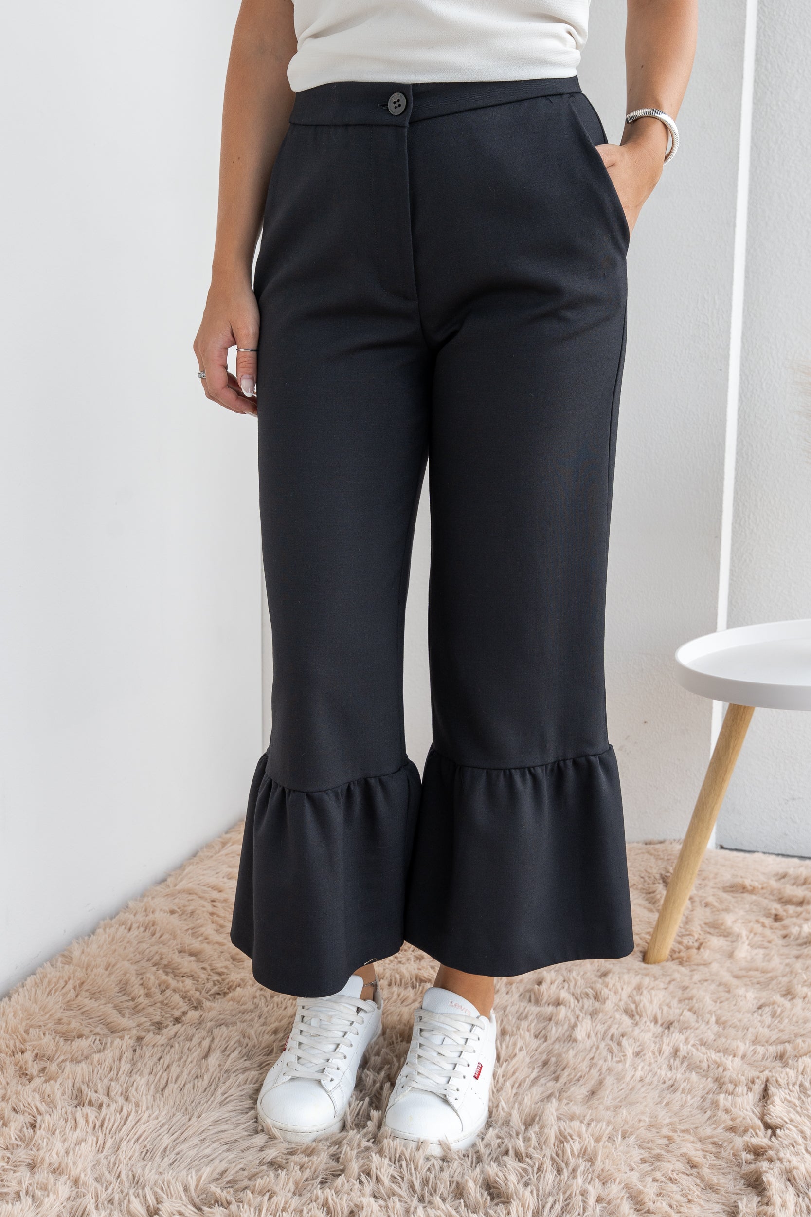 Pantalone con fondo a balza
