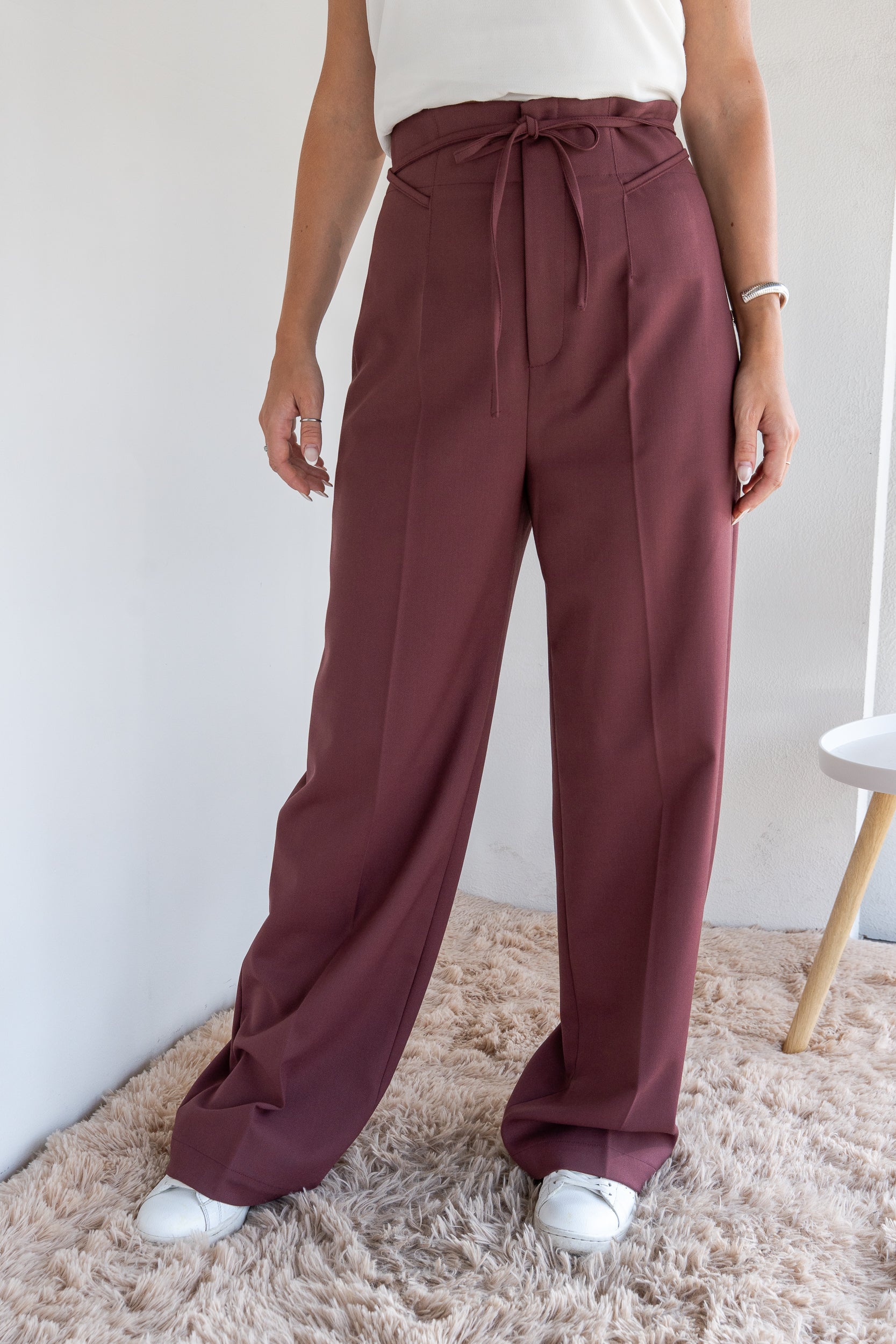 Pantalone vita alta con cintura