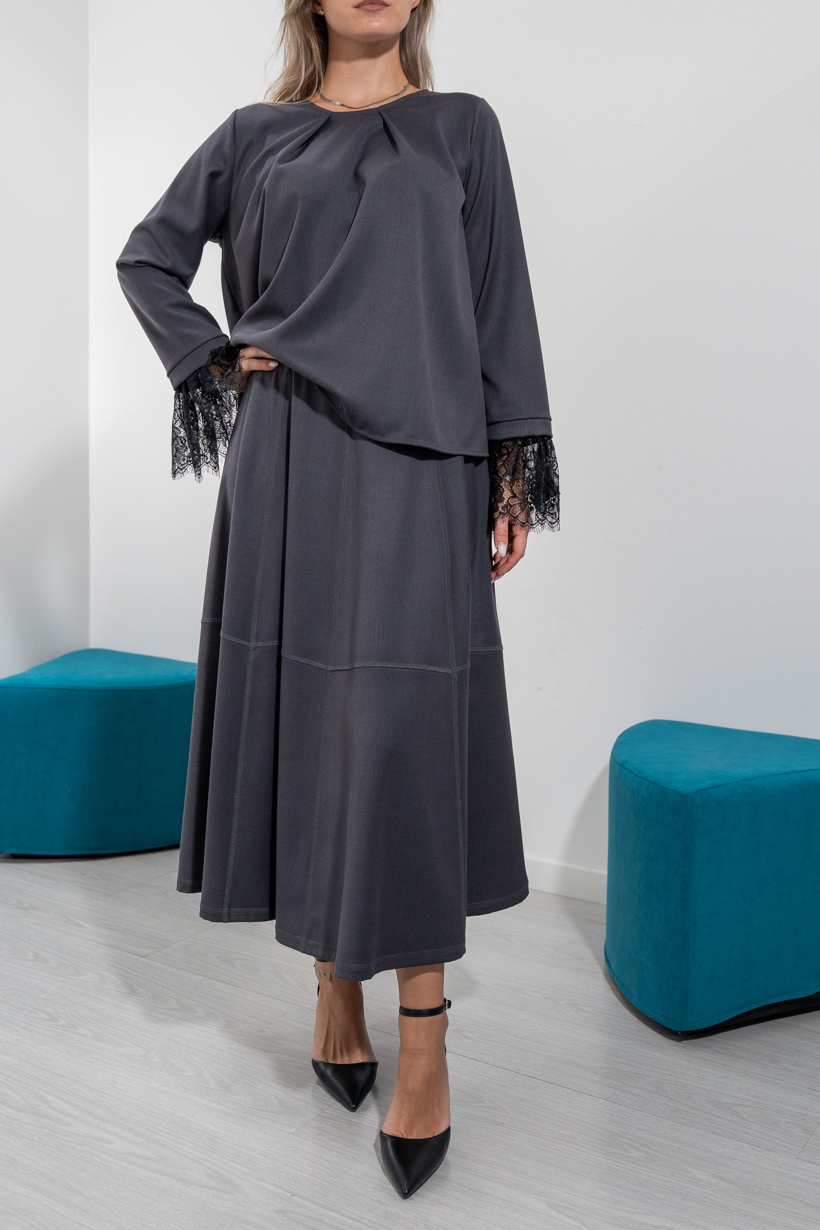 Maglia con pizzo sul polsino